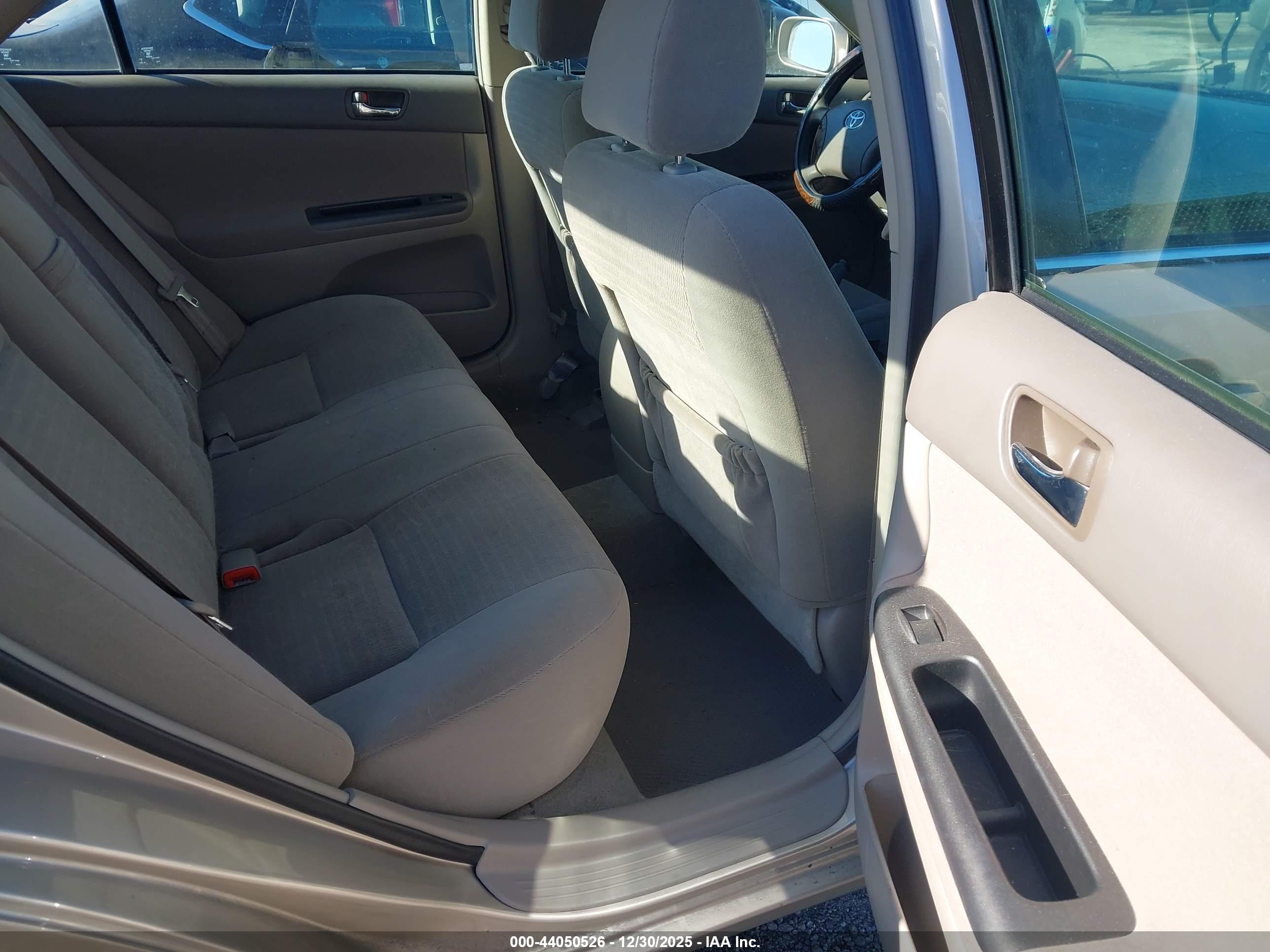 TOYOTA CAMRY image 8