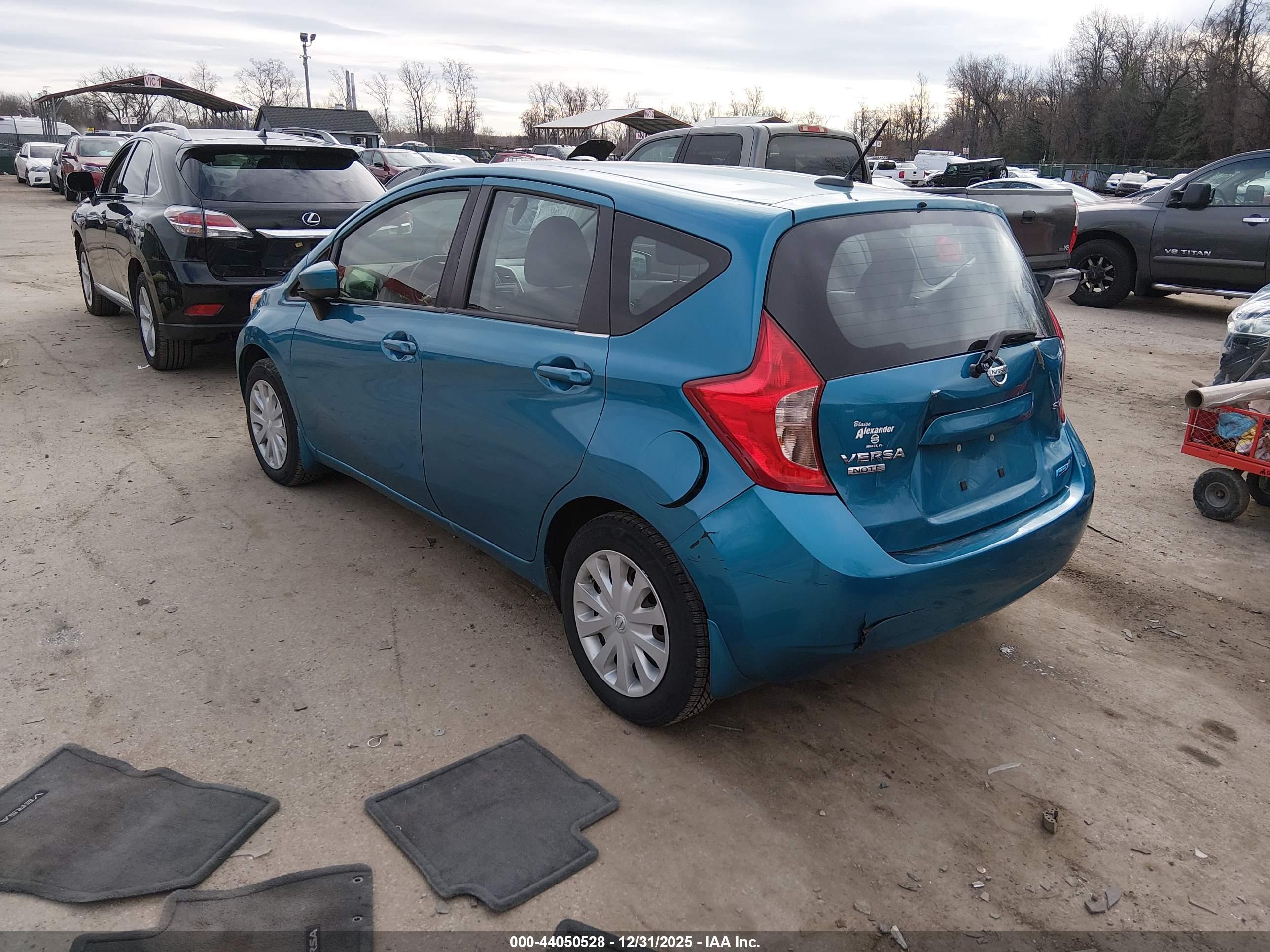 NISSAN VERSA image 3