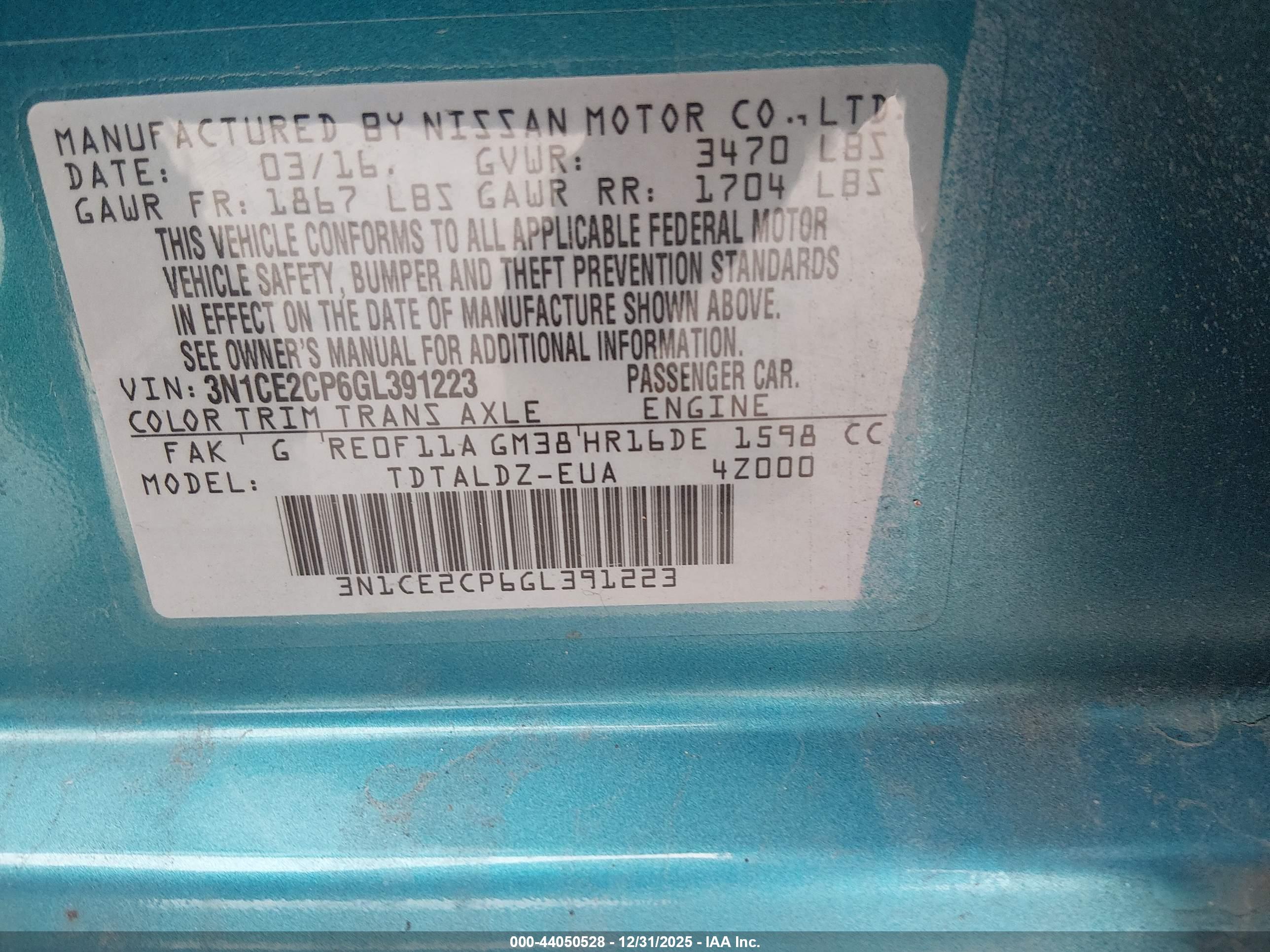 NISSAN VERSA image 9