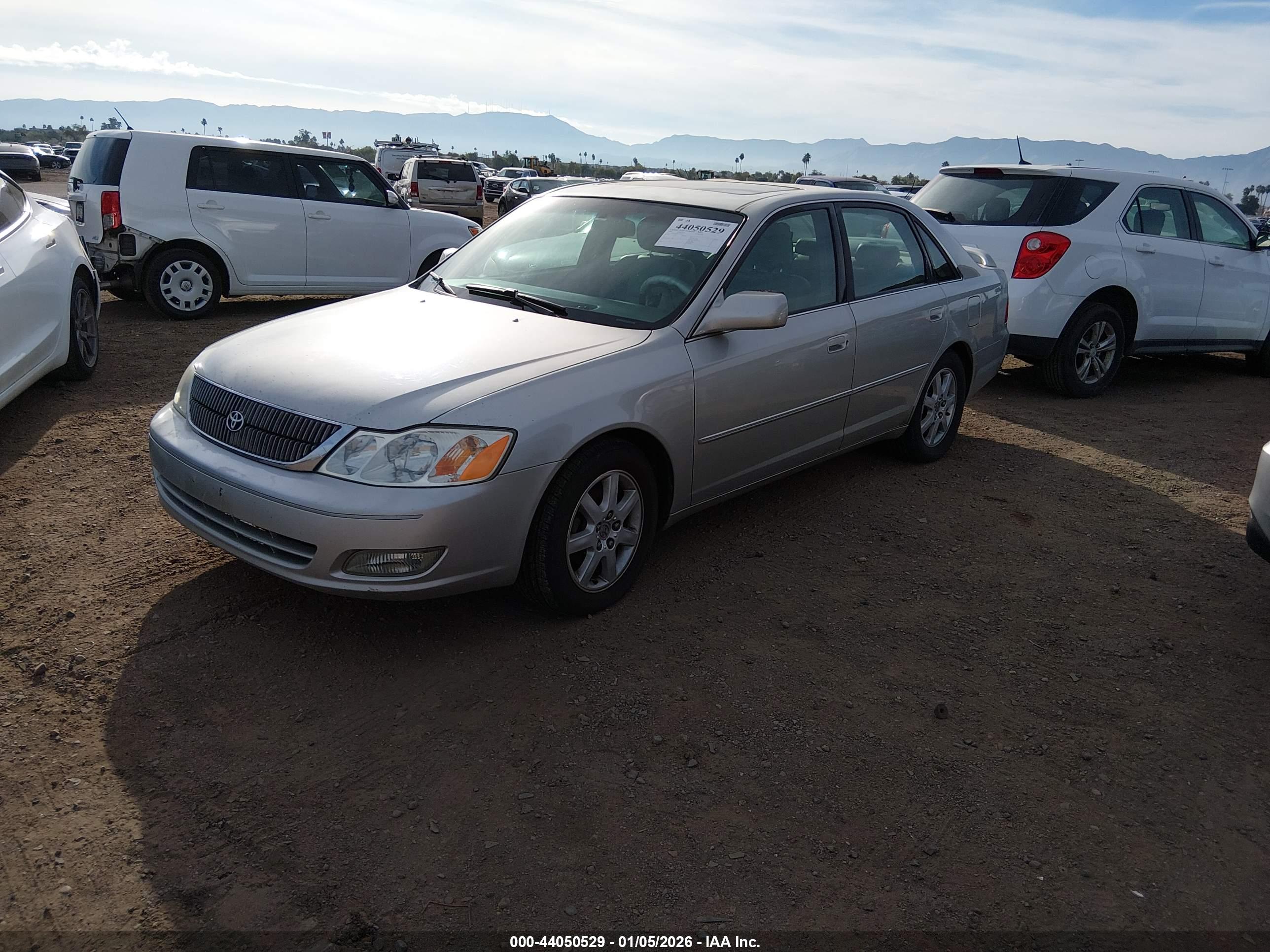 TOYOTA AVALON image 2