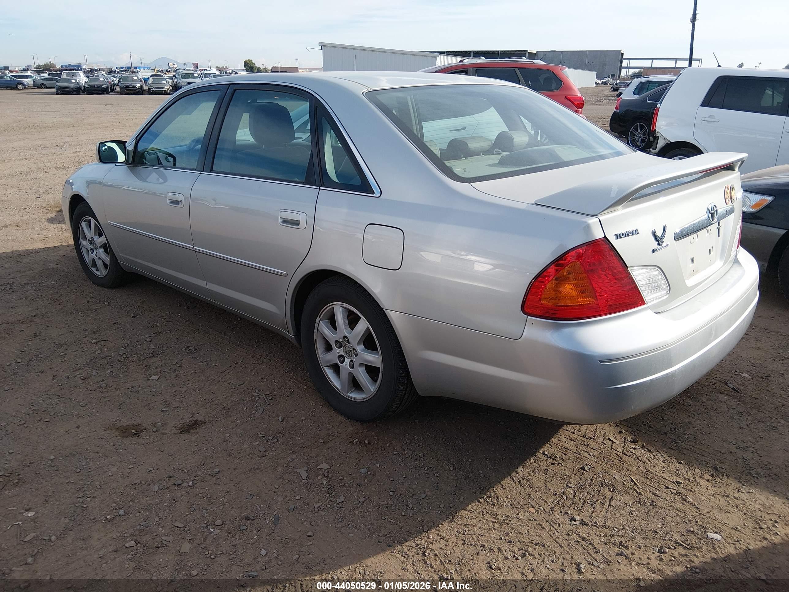 TOYOTA AVALON image 3