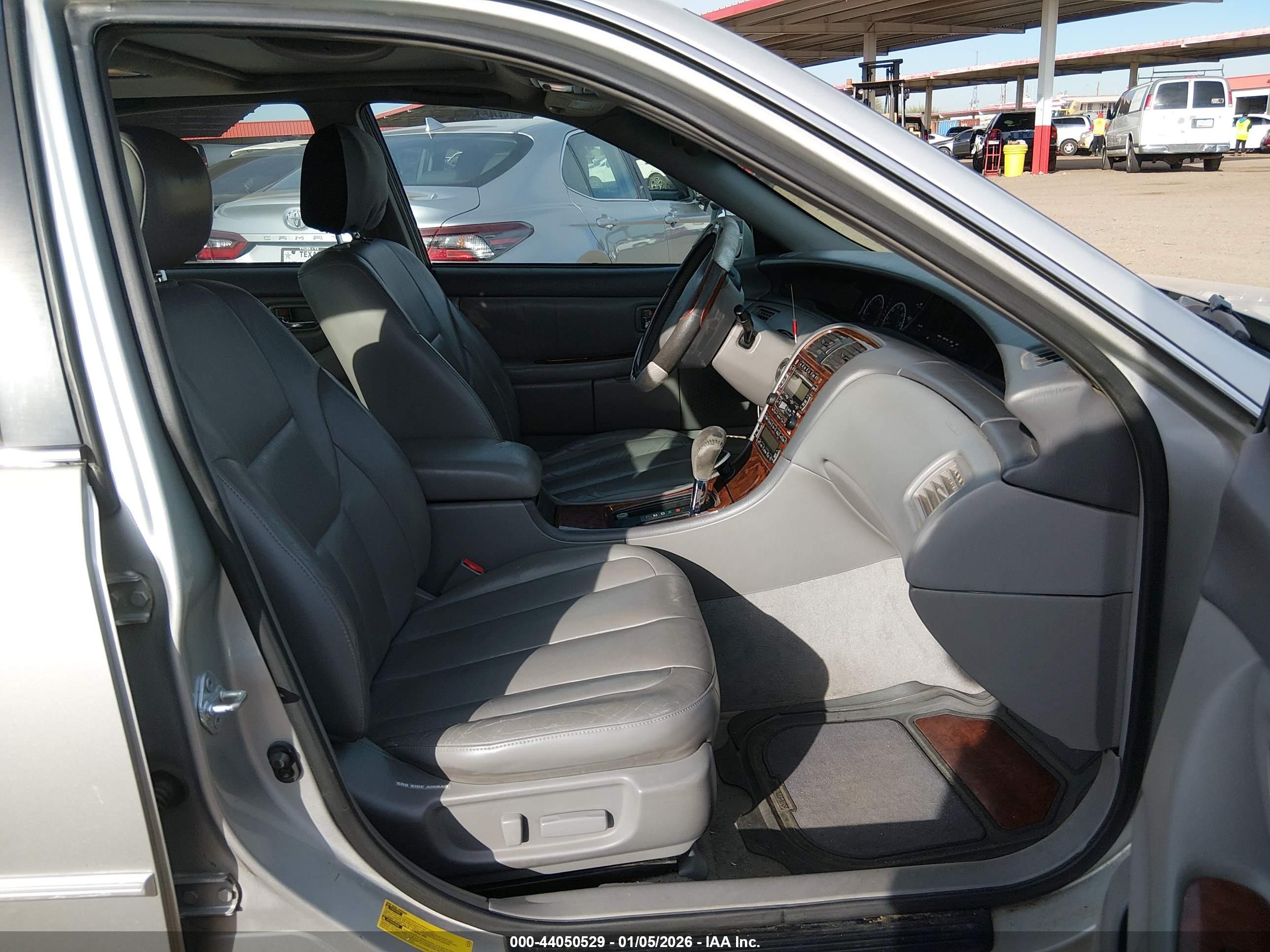 TOYOTA AVALON image 5