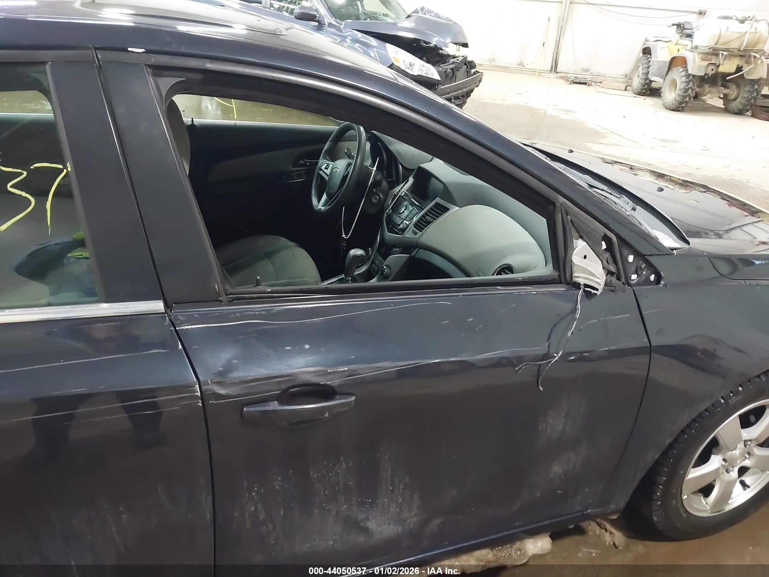 CHEVROLET CRUZE image 6