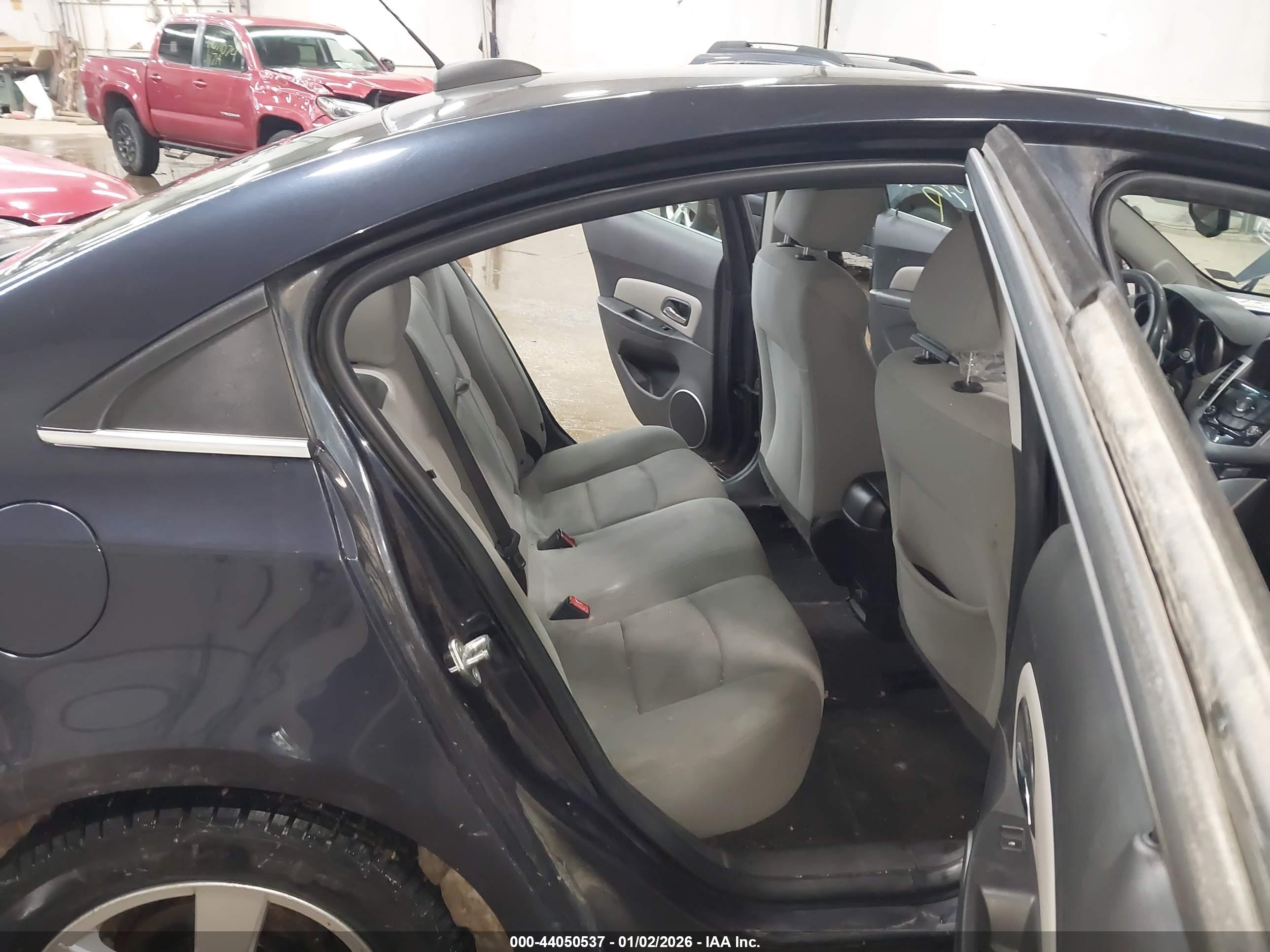 CHEVROLET CRUZE image 8