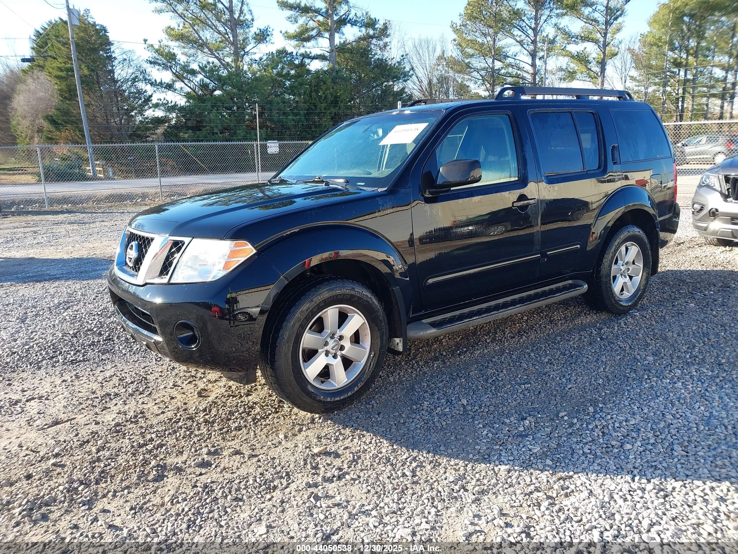 NISSAN PATHFINDER image 2