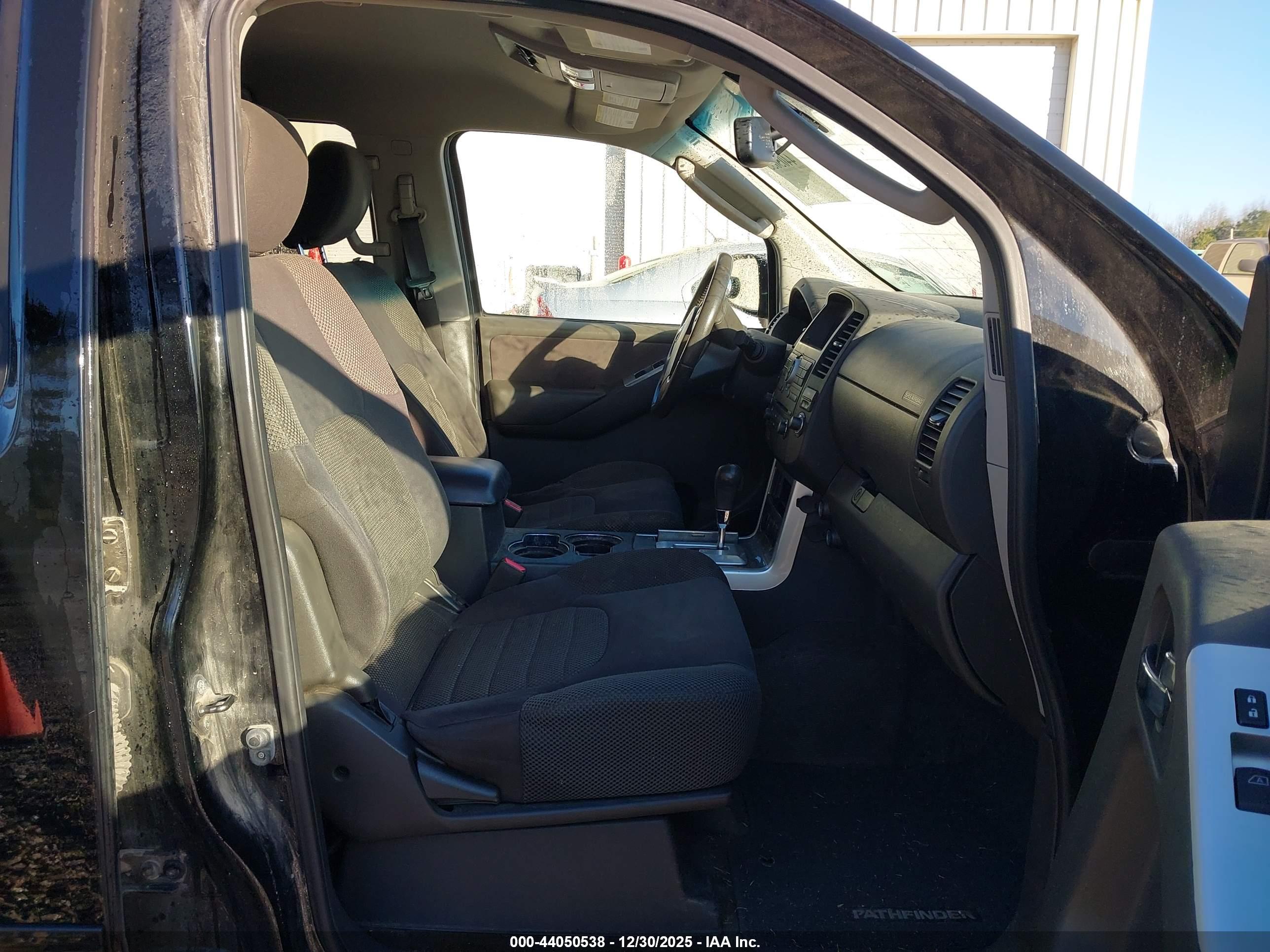 NISSAN PATHFINDER image 5