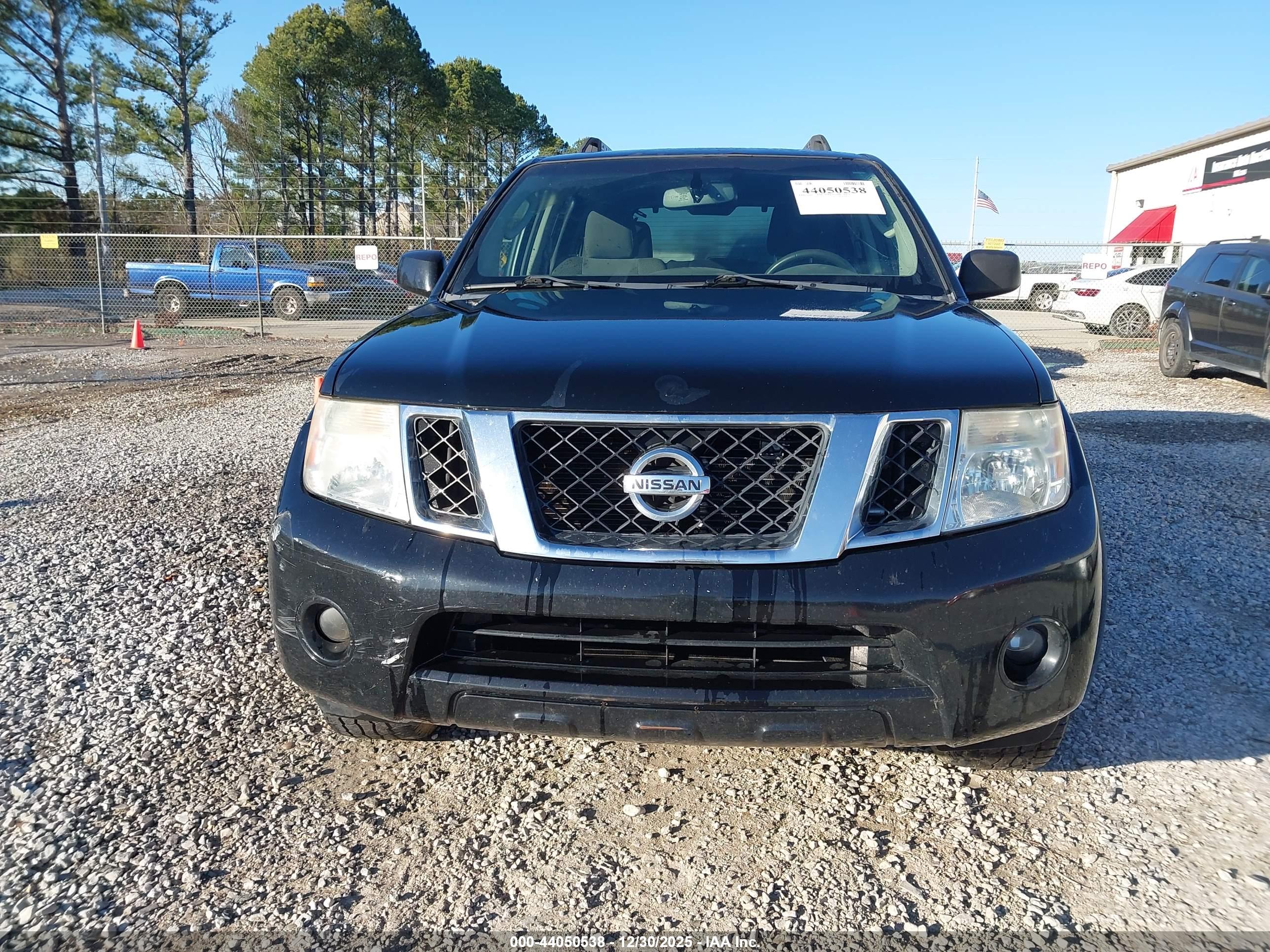 NISSAN PATHFINDER image 6
