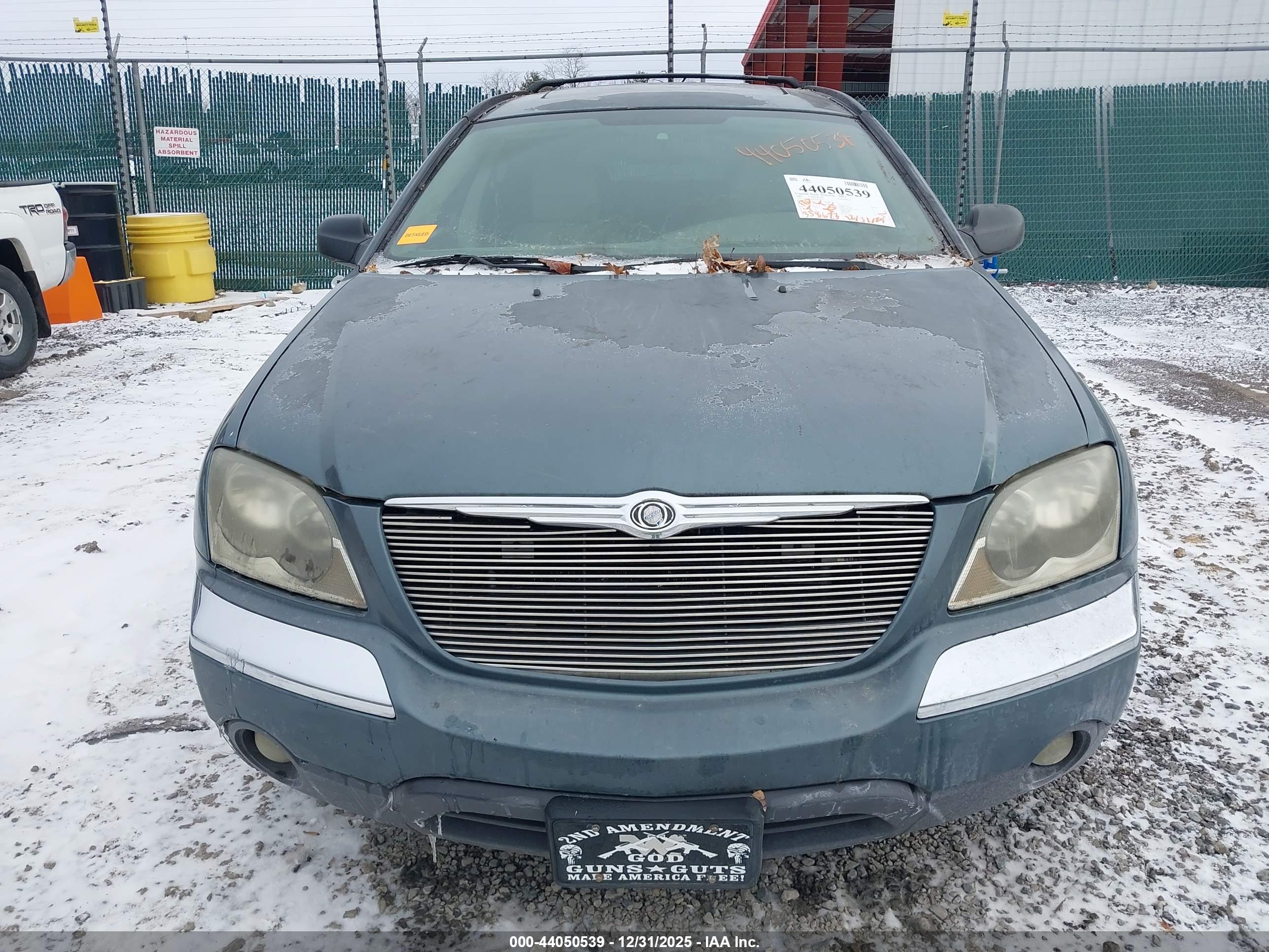 CHRYSLER PACIFICA image 6
