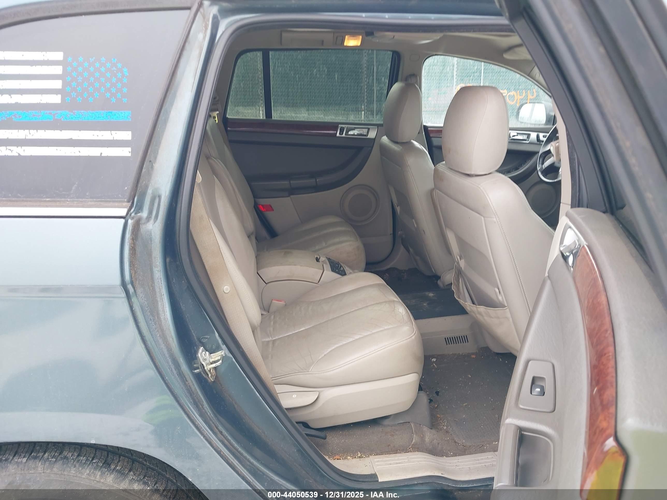 CHRYSLER PACIFICA image 8