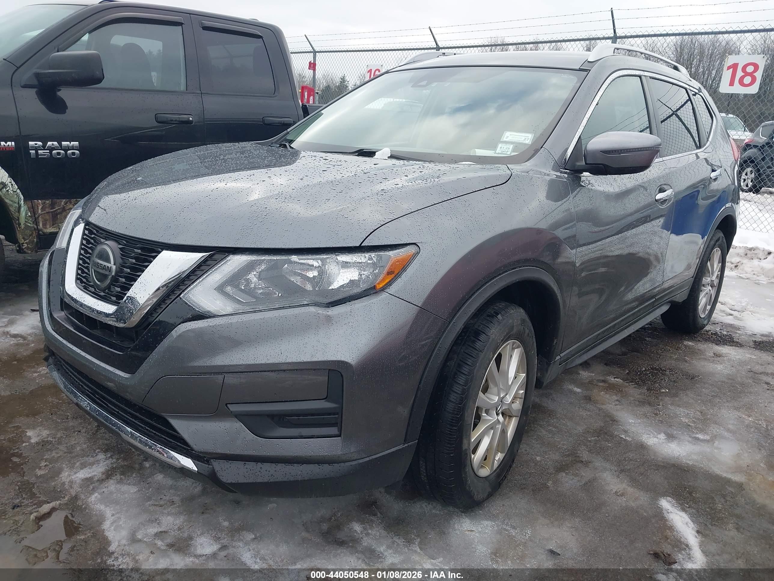 NISSAN ROGUE image 2