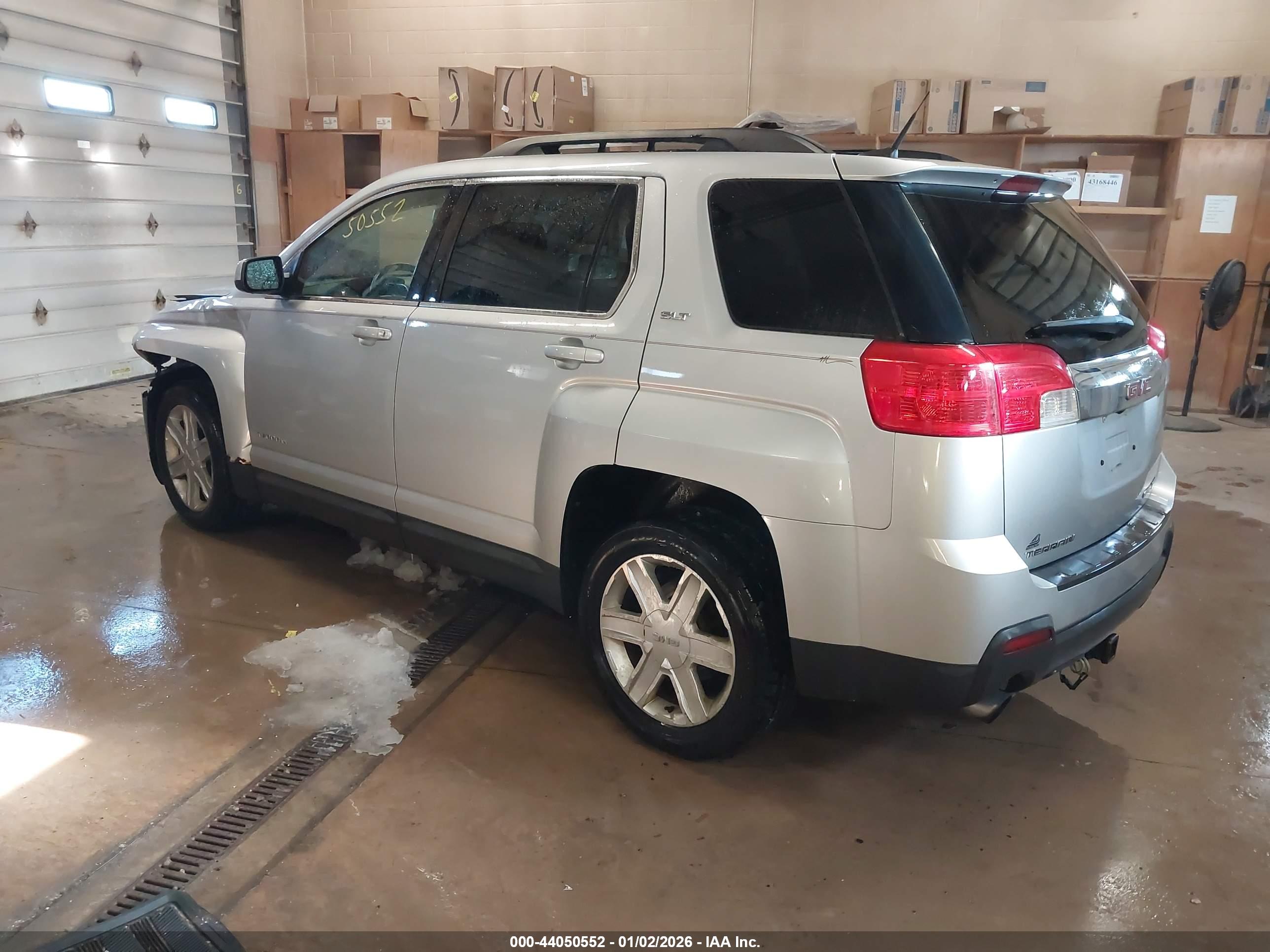 GMC TERRAIN image 3