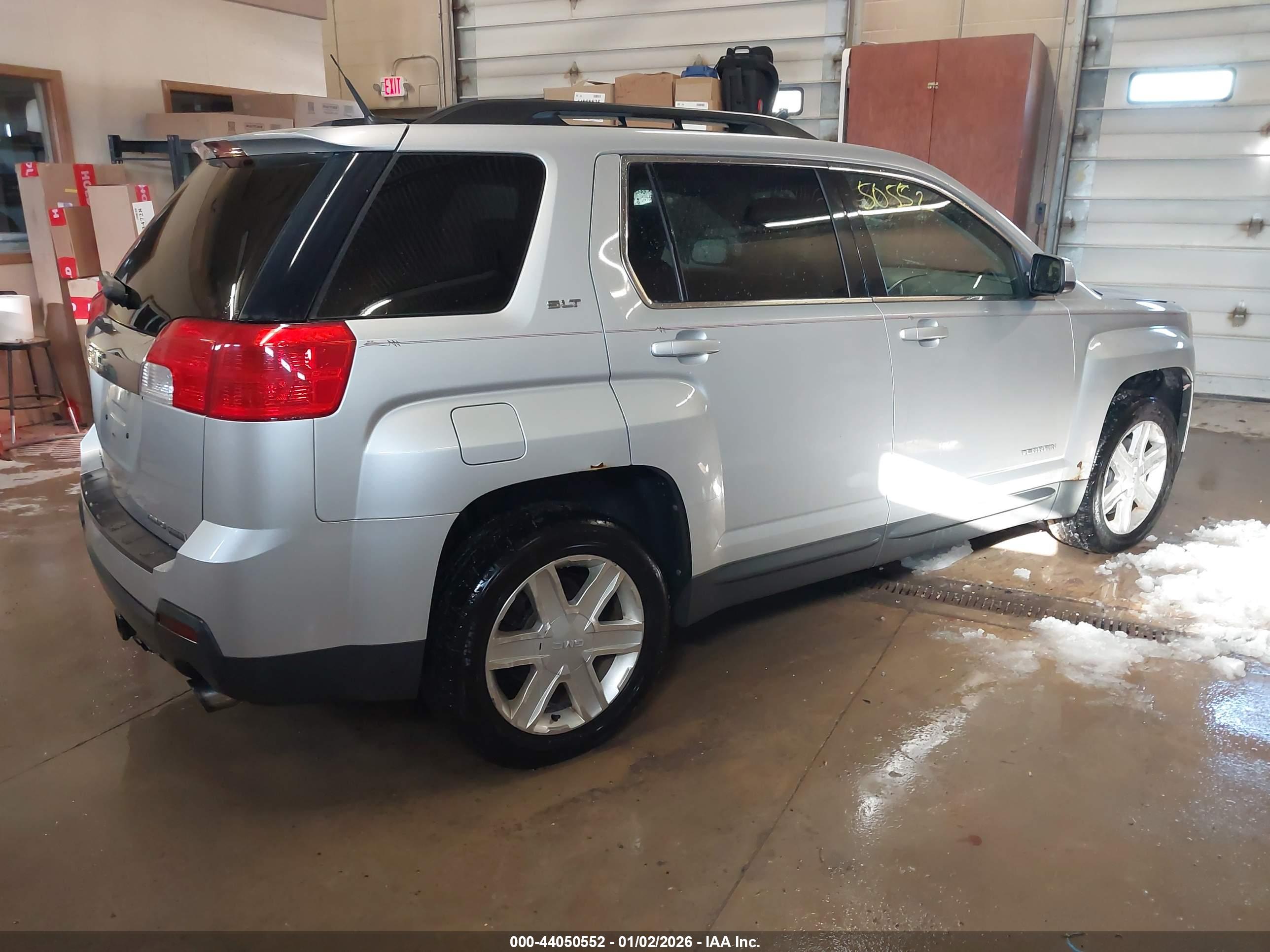 GMC TERRAIN image 4