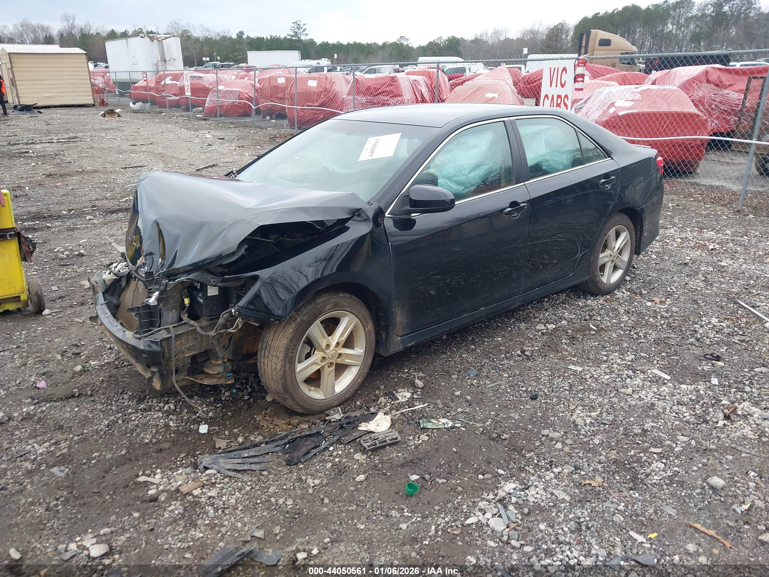 TOYOTA CAMRY image 2