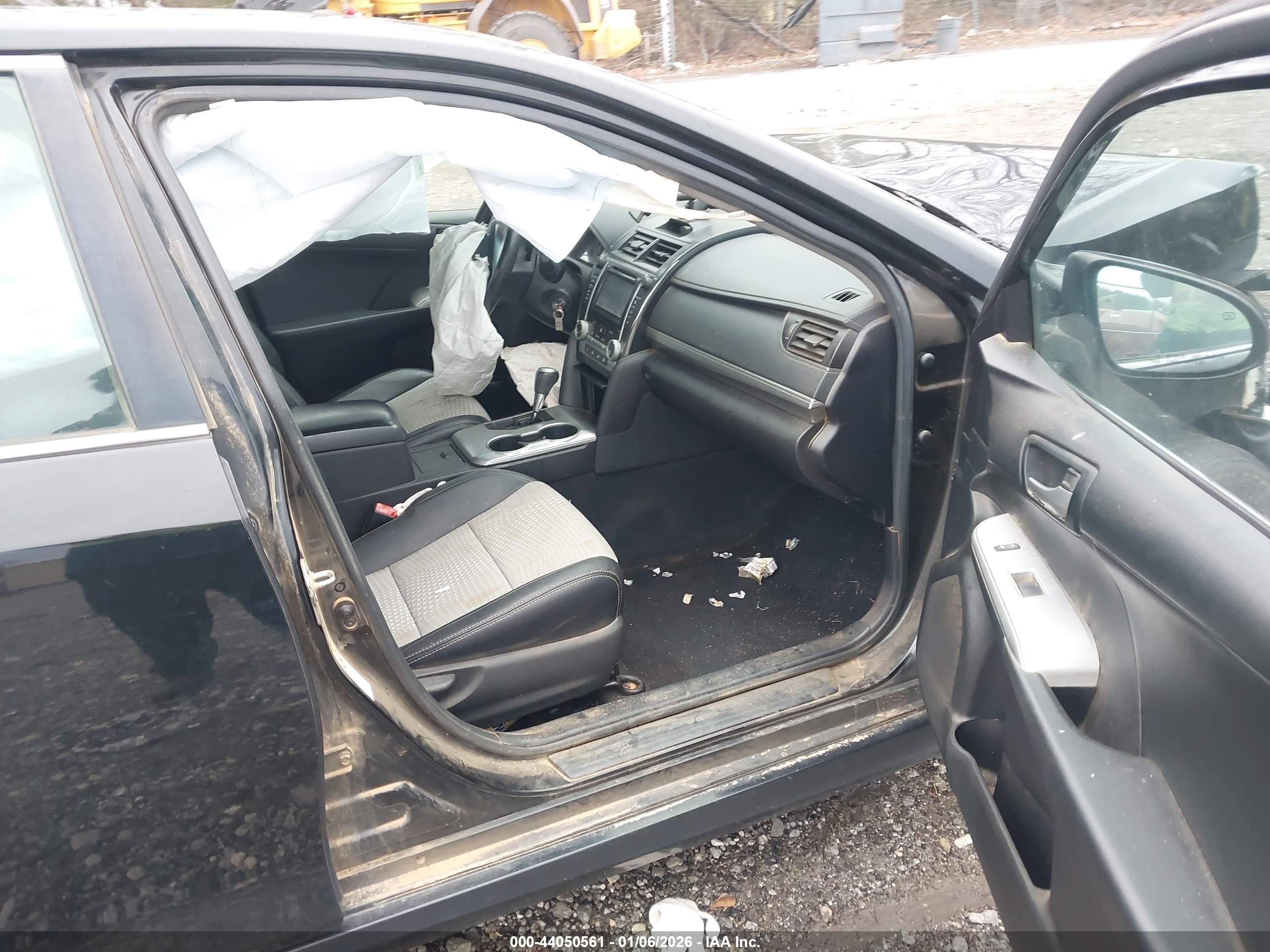 TOYOTA CAMRY image 5