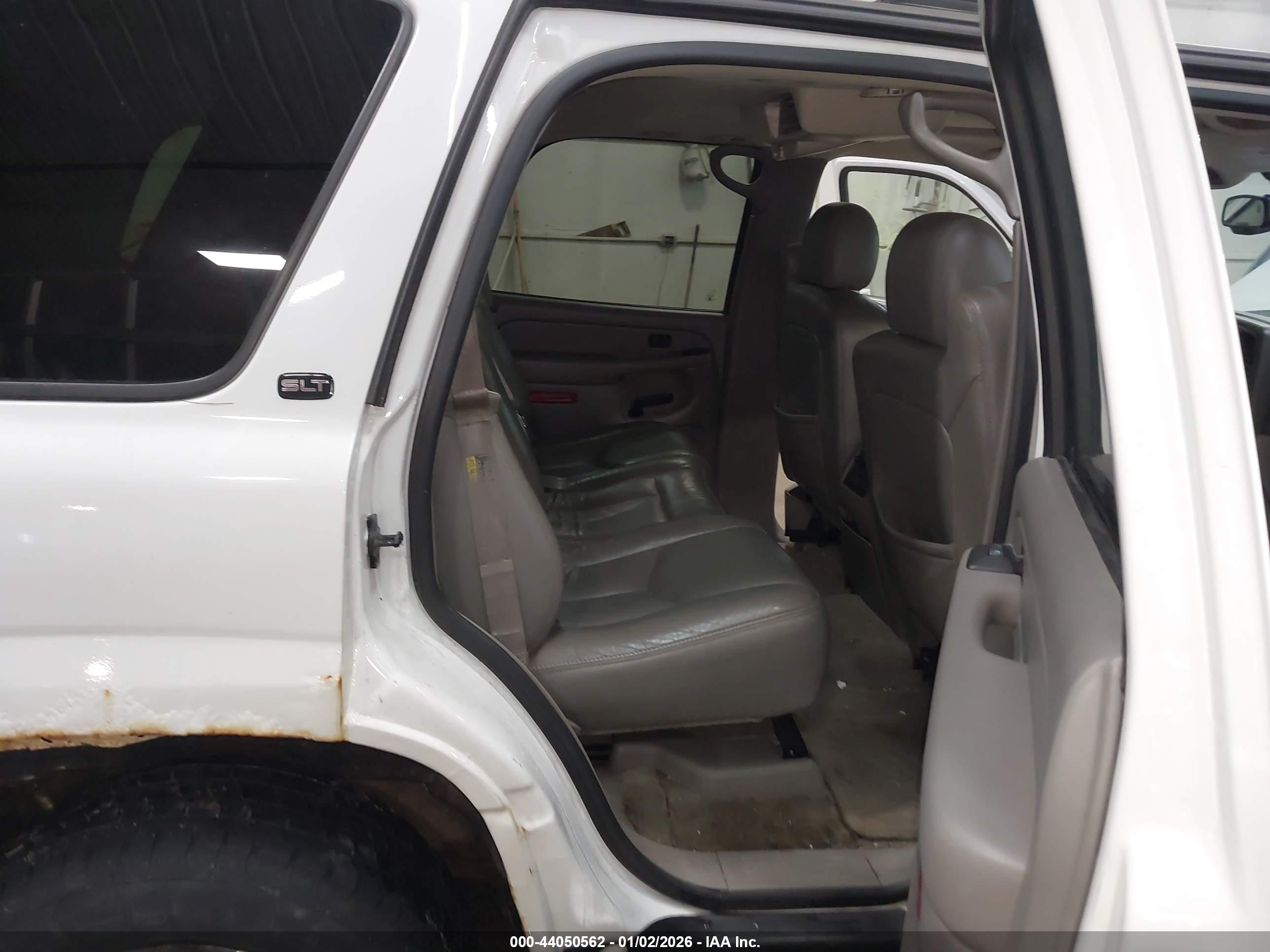 GMC YUKON image 8