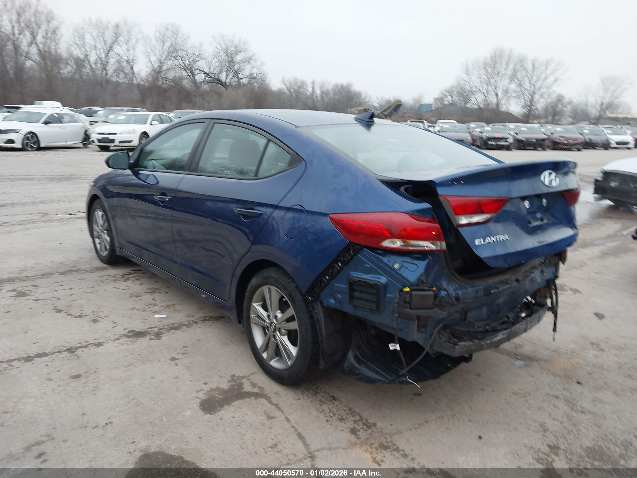 HYUNDAI ELANTRA image 3