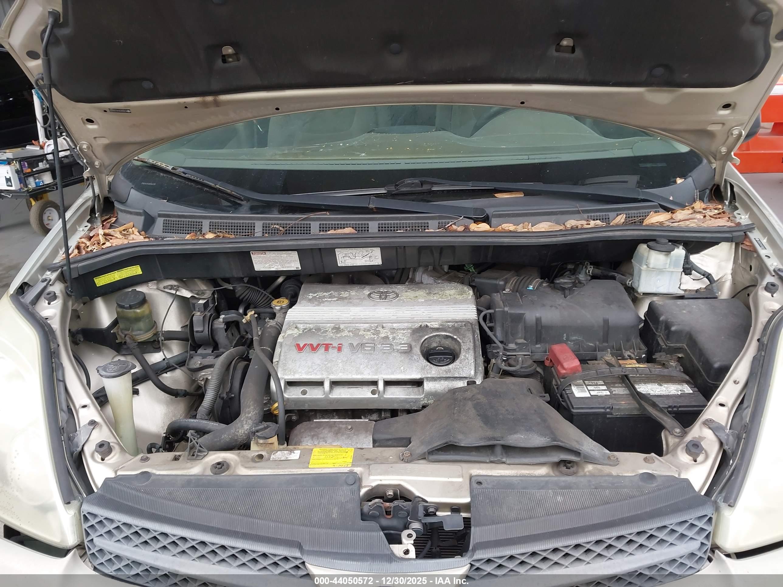 TOYOTA SIENNA image 10