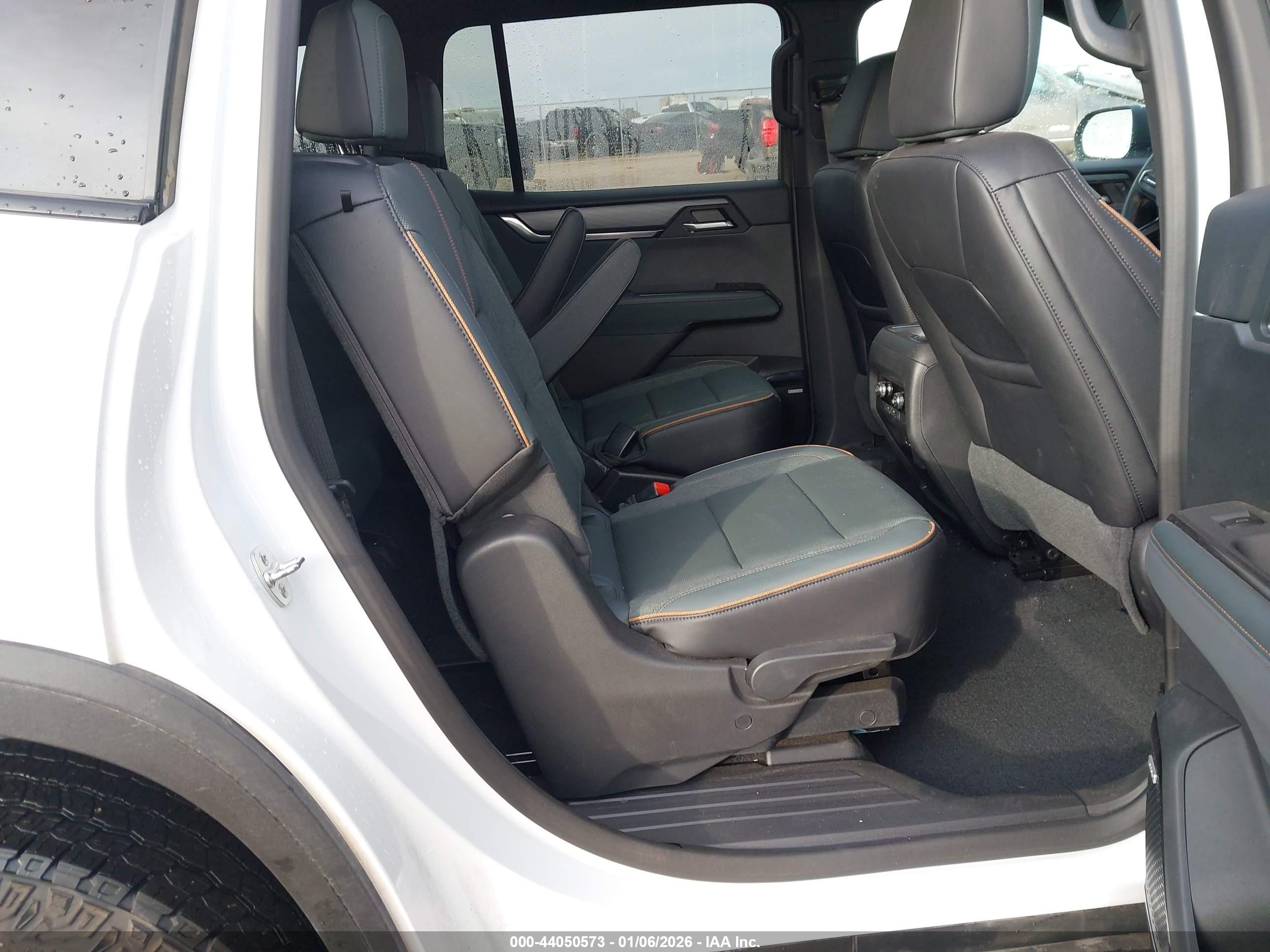 GMC ACADIA image 8