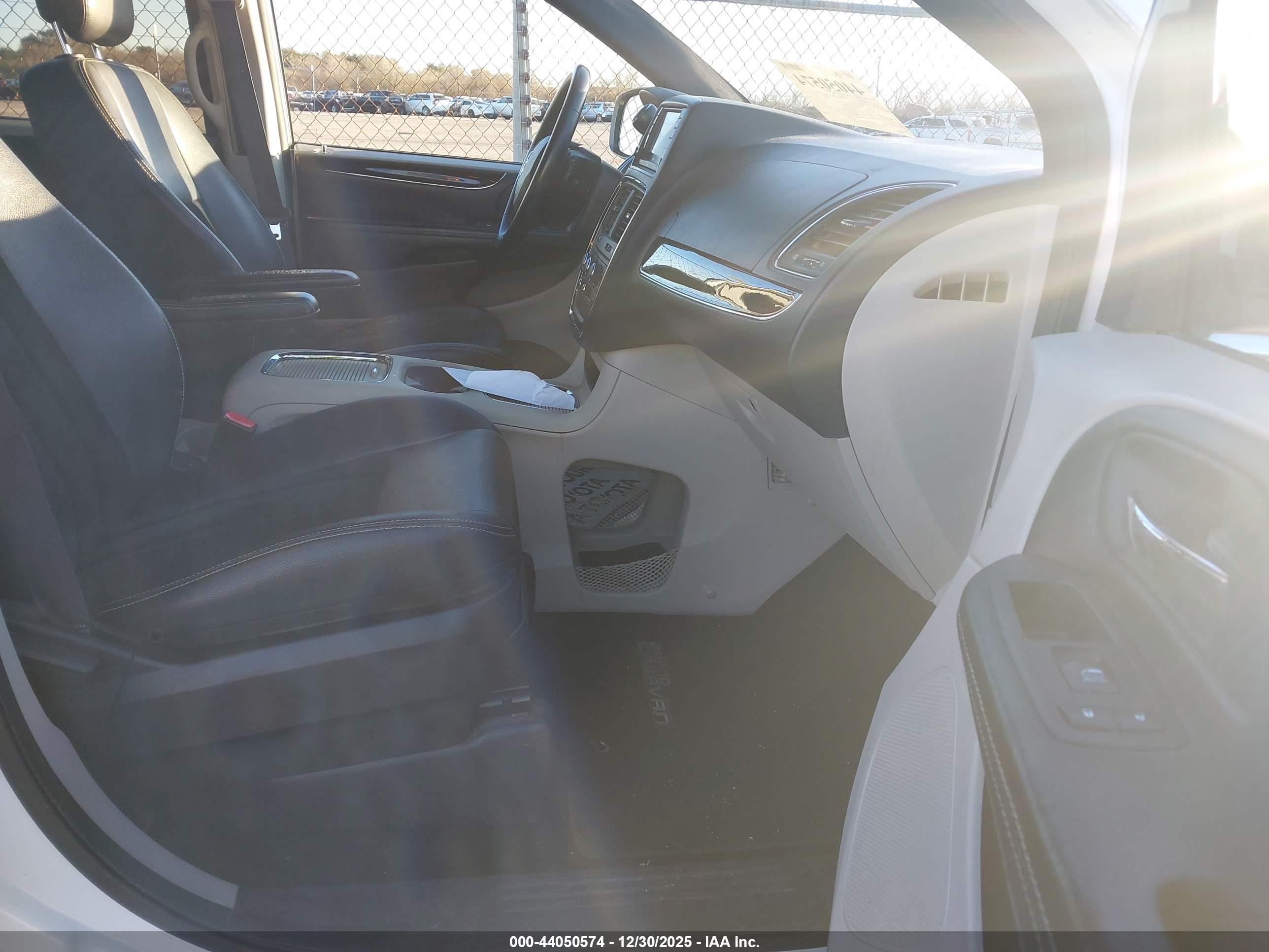 DODGE GRAND image 5