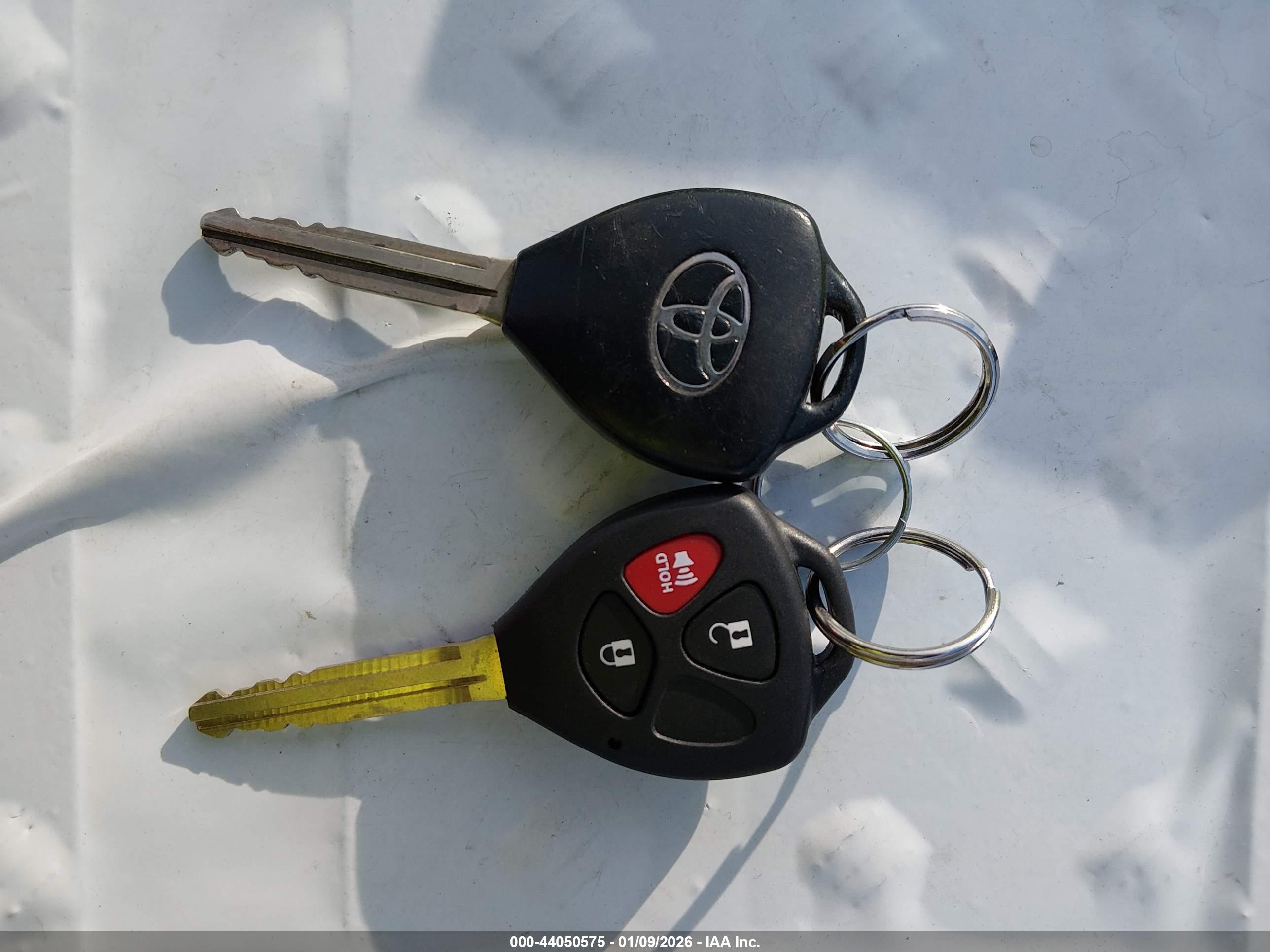 TOYOTA YARIS image 11
