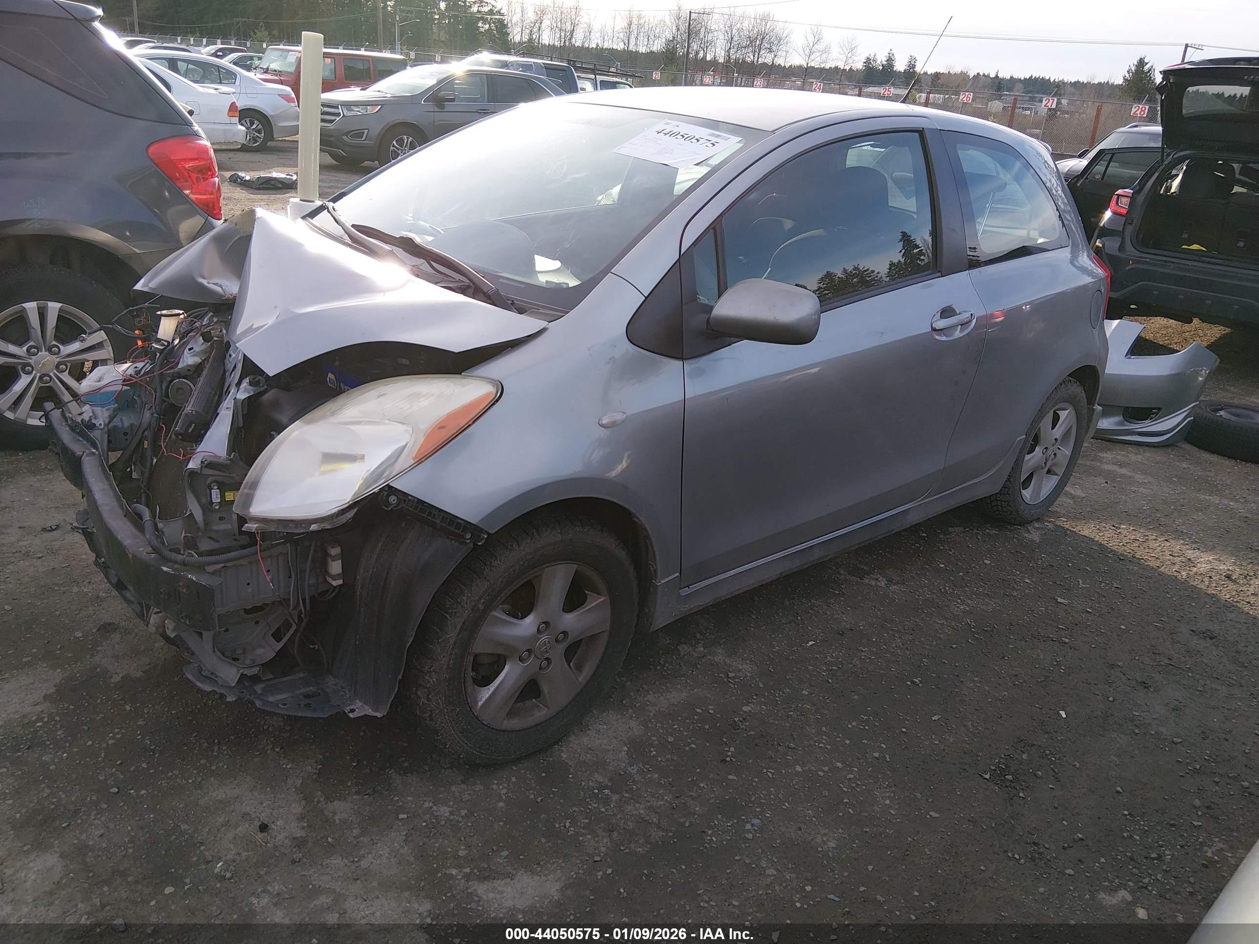 TOYOTA YARIS image 2