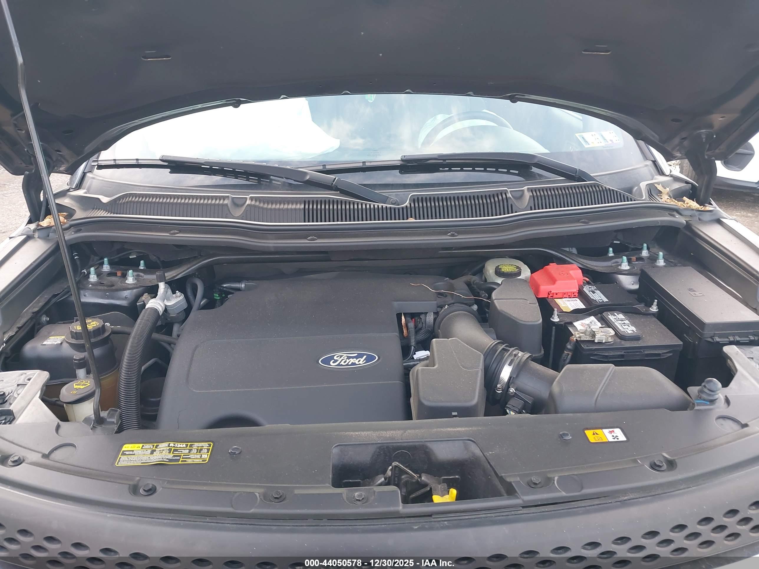 FORD EXPLORER image 10