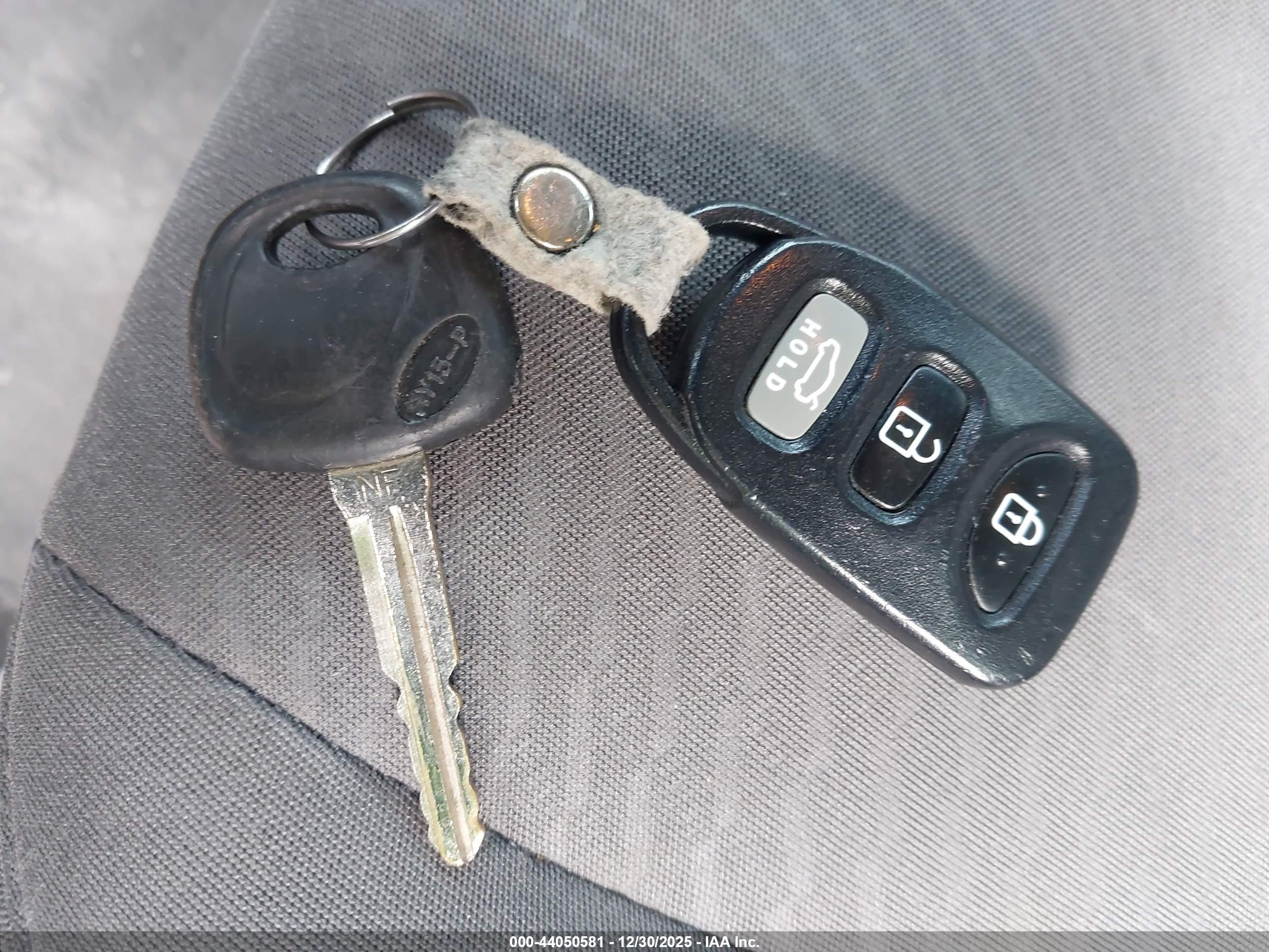 HYUNDAI ELANTRA image 11