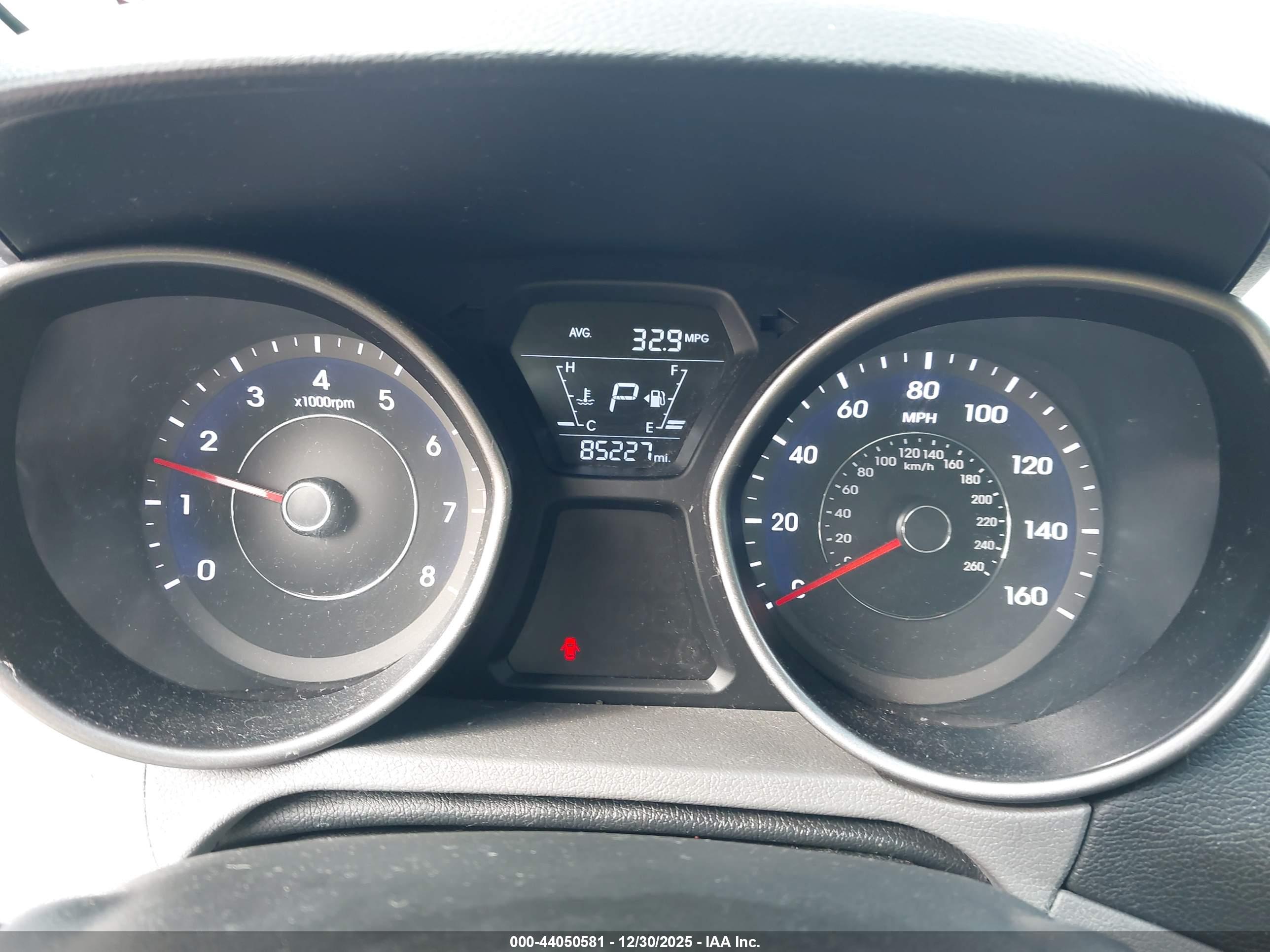 HYUNDAI ELANTRA image 7