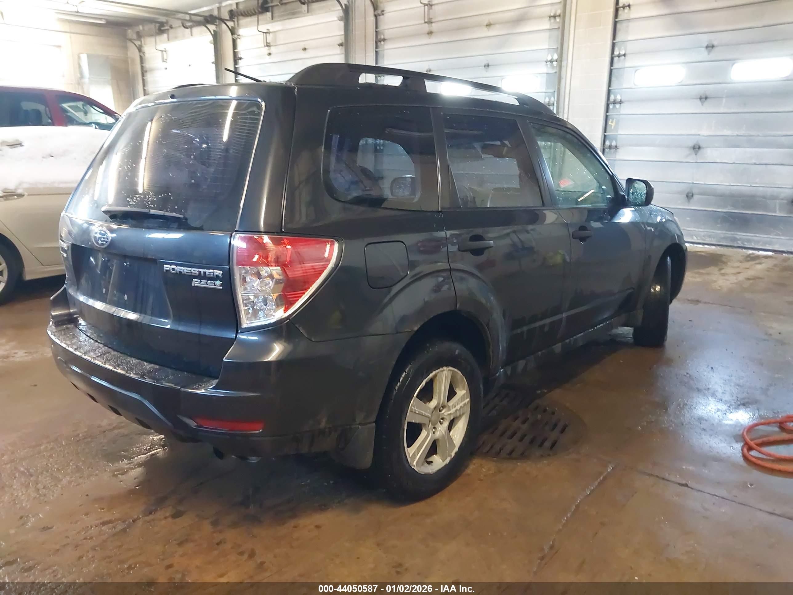 SUBARU FORESTER image 4
