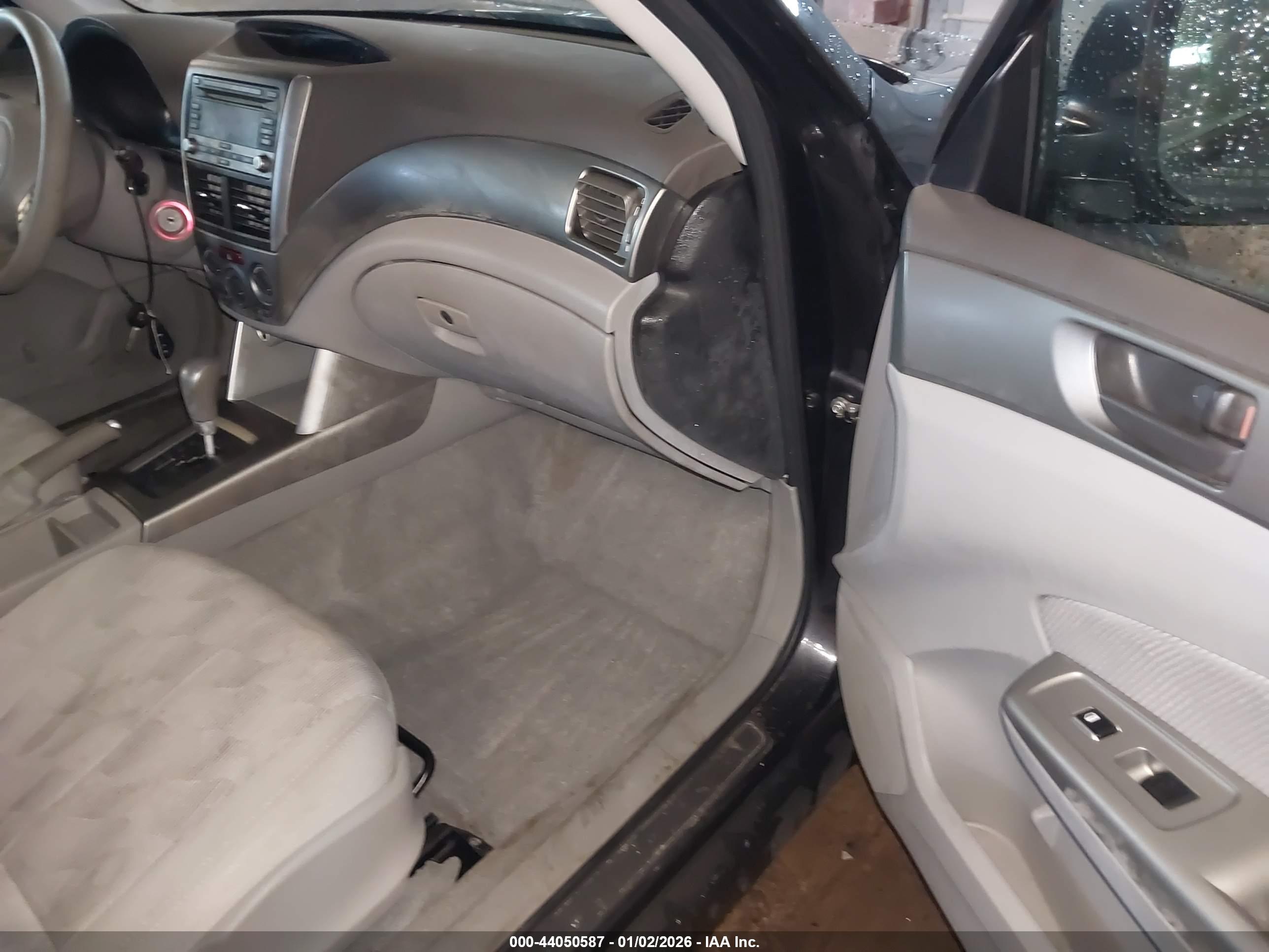 SUBARU FORESTER image 5