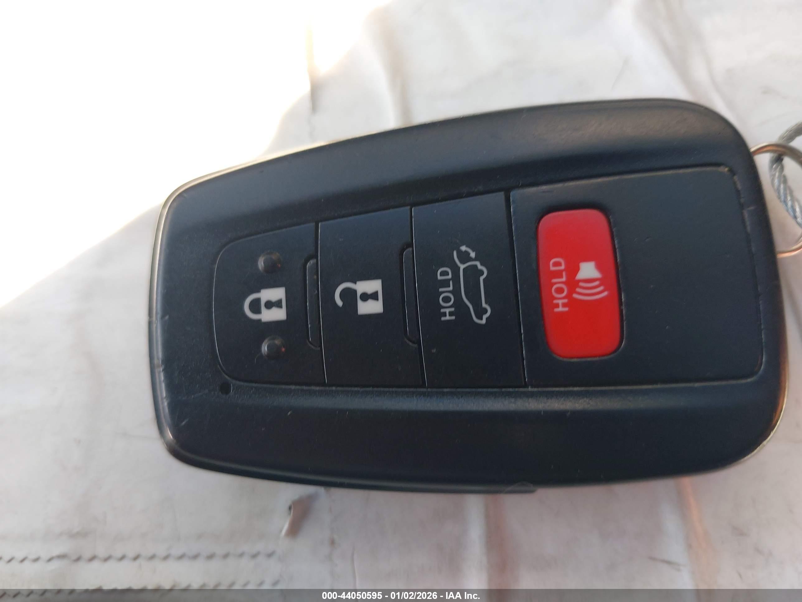 TOYOTA RAV4 image 11