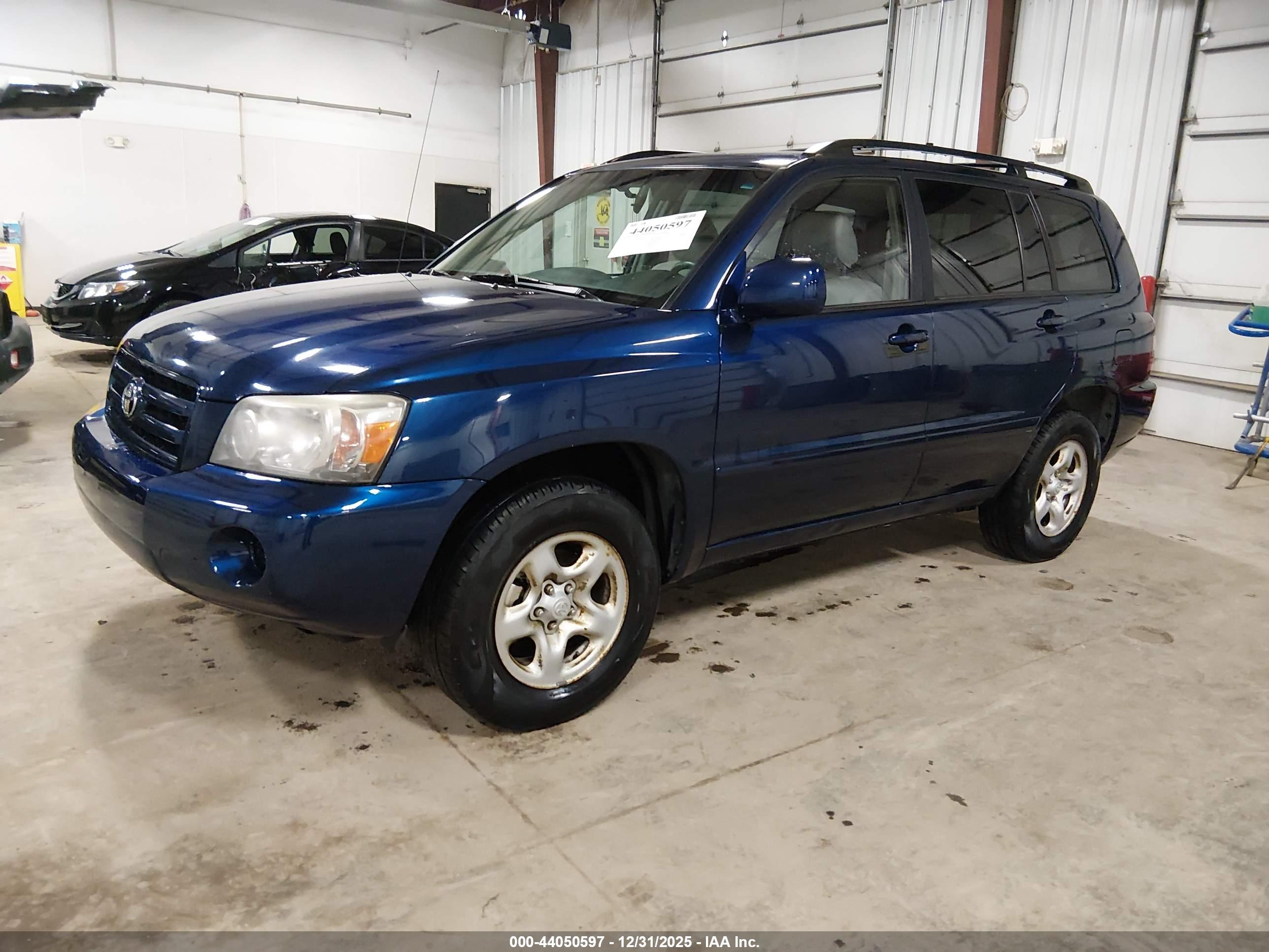 TOYOTA HIGHLANDER image 2