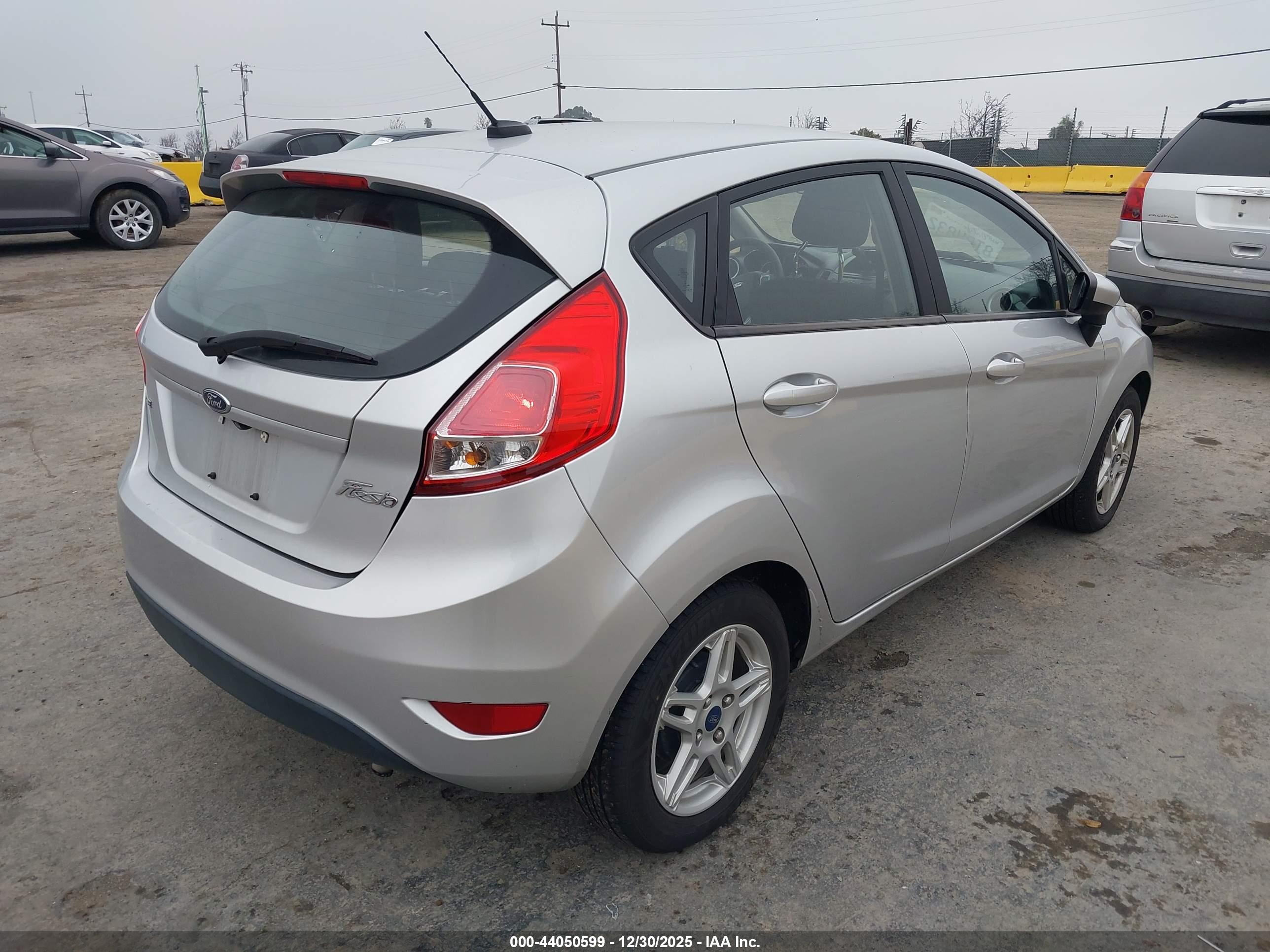 FORD FIESTA image 4
