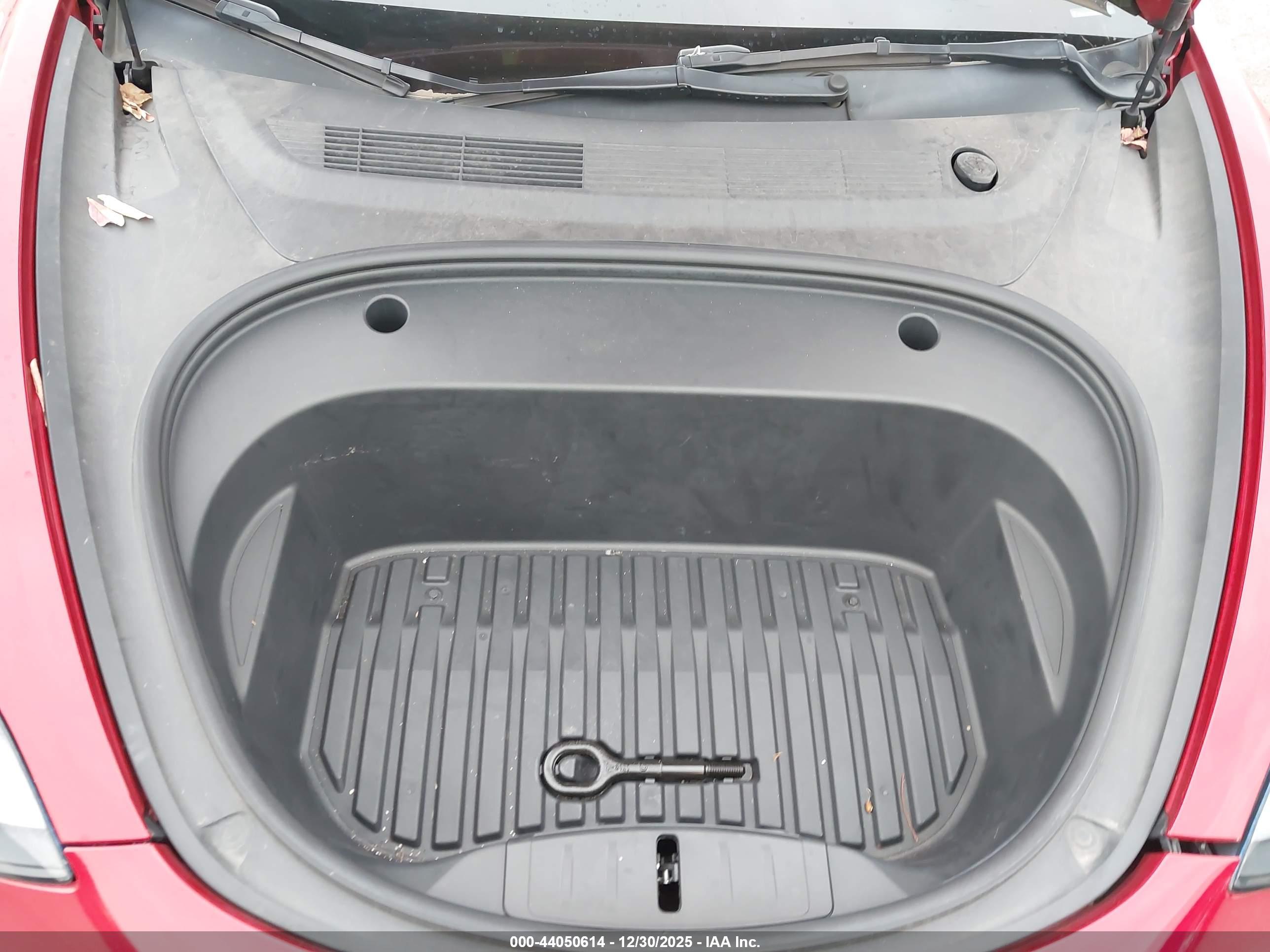 TESLA MODEL image 10