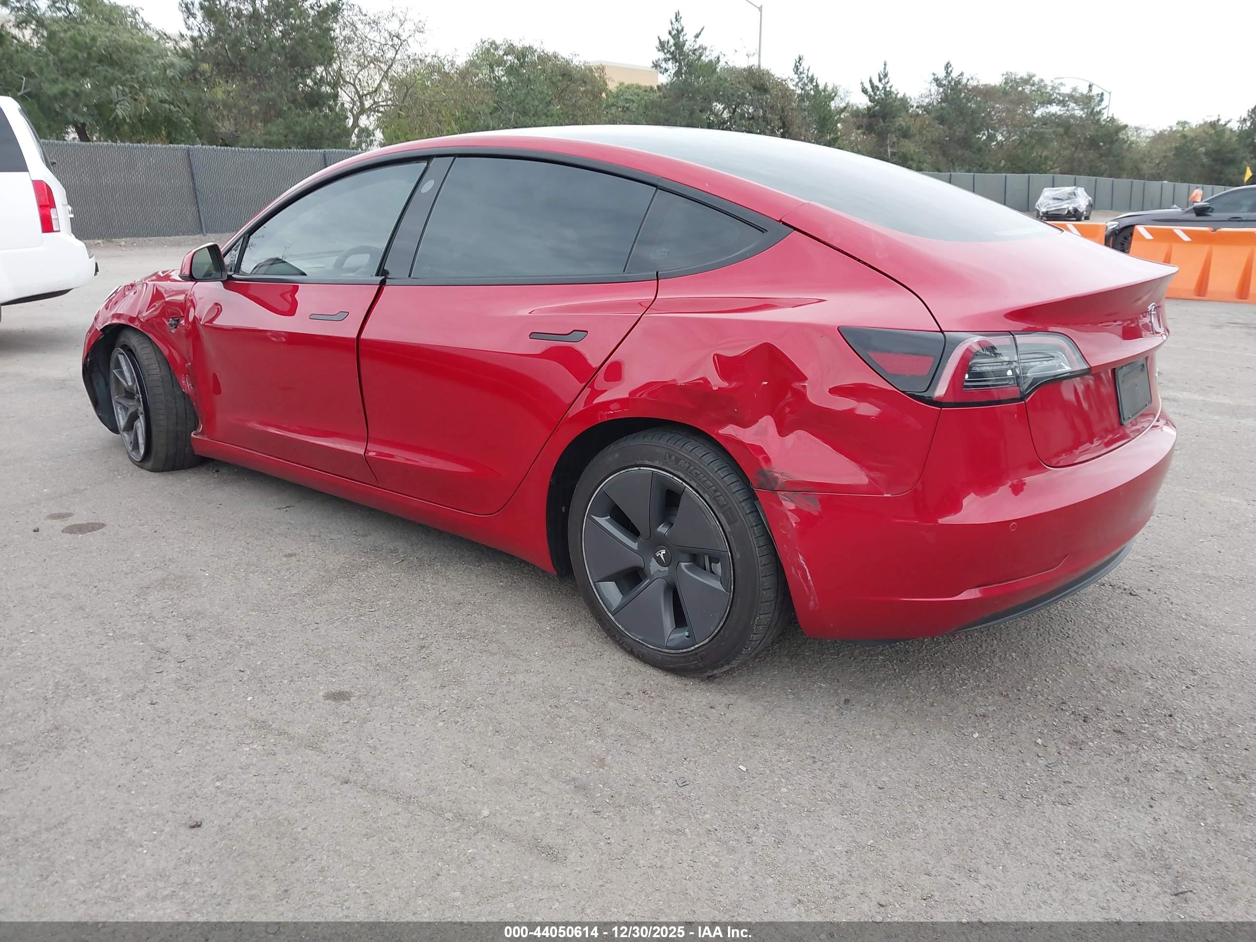 TESLA MODEL image 3