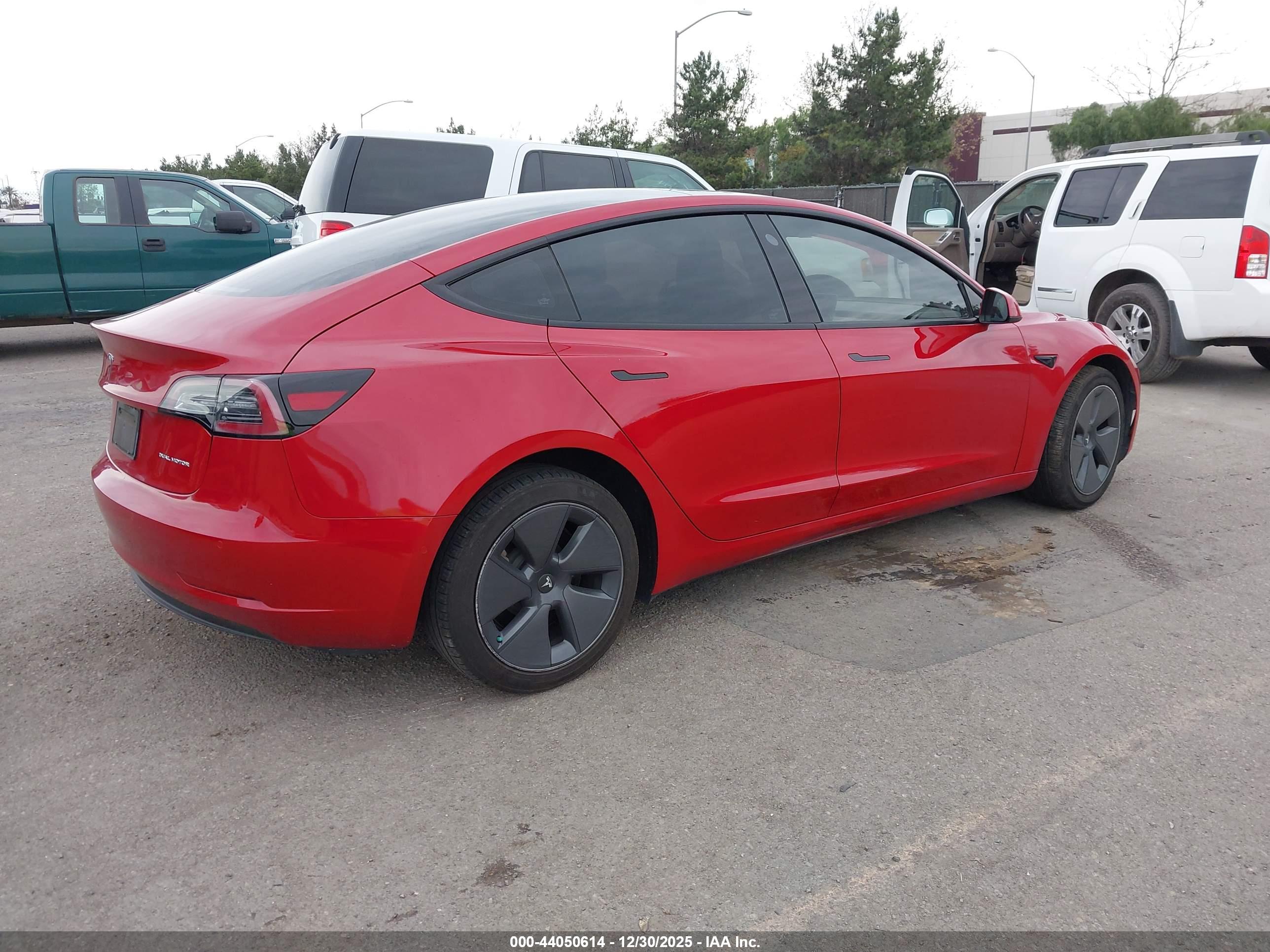 TESLA MODEL image 4