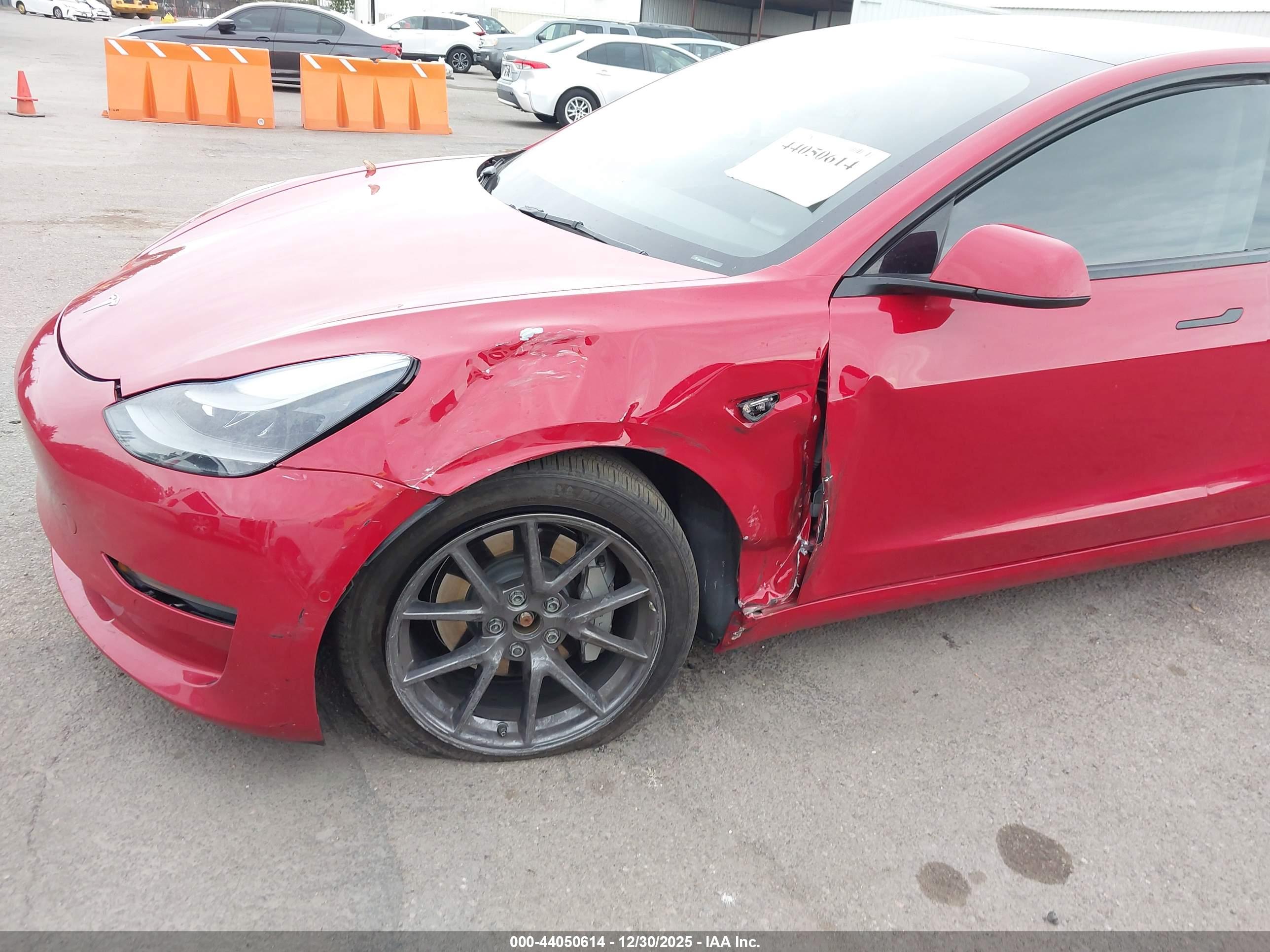 TESLA MODEL image 6