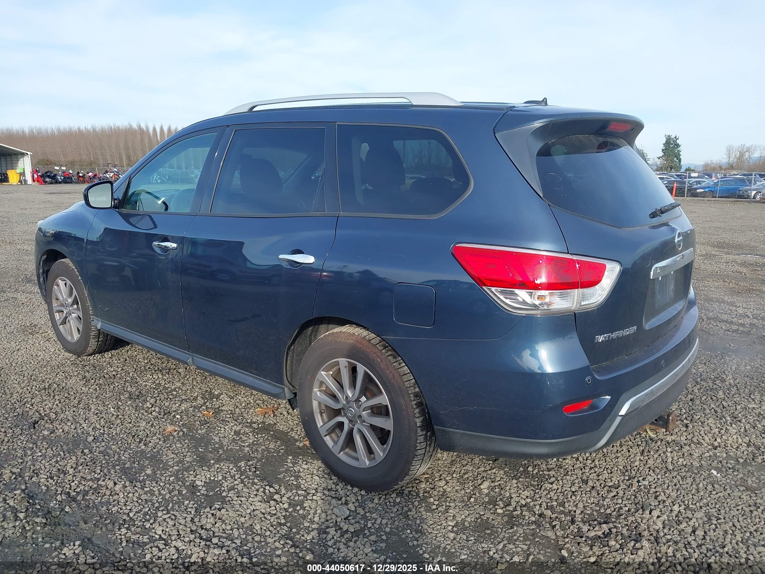 NISSAN PATHFINDER image 3