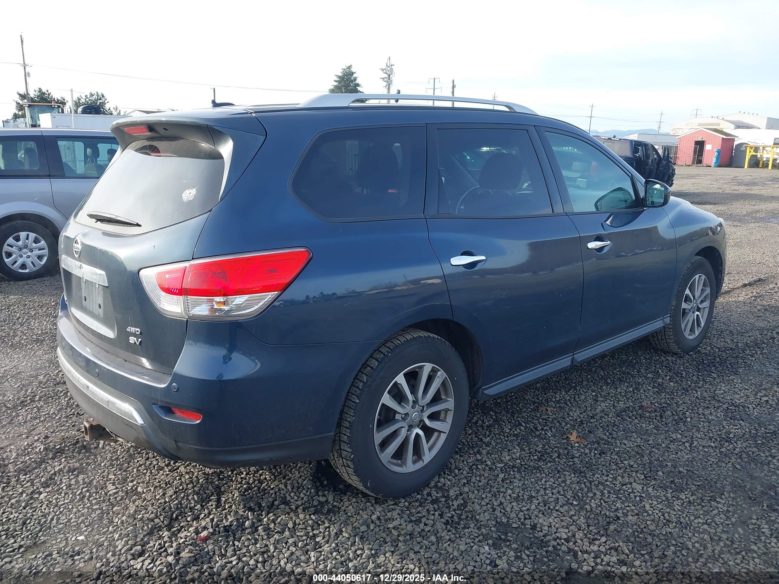 NISSAN PATHFINDER image 4