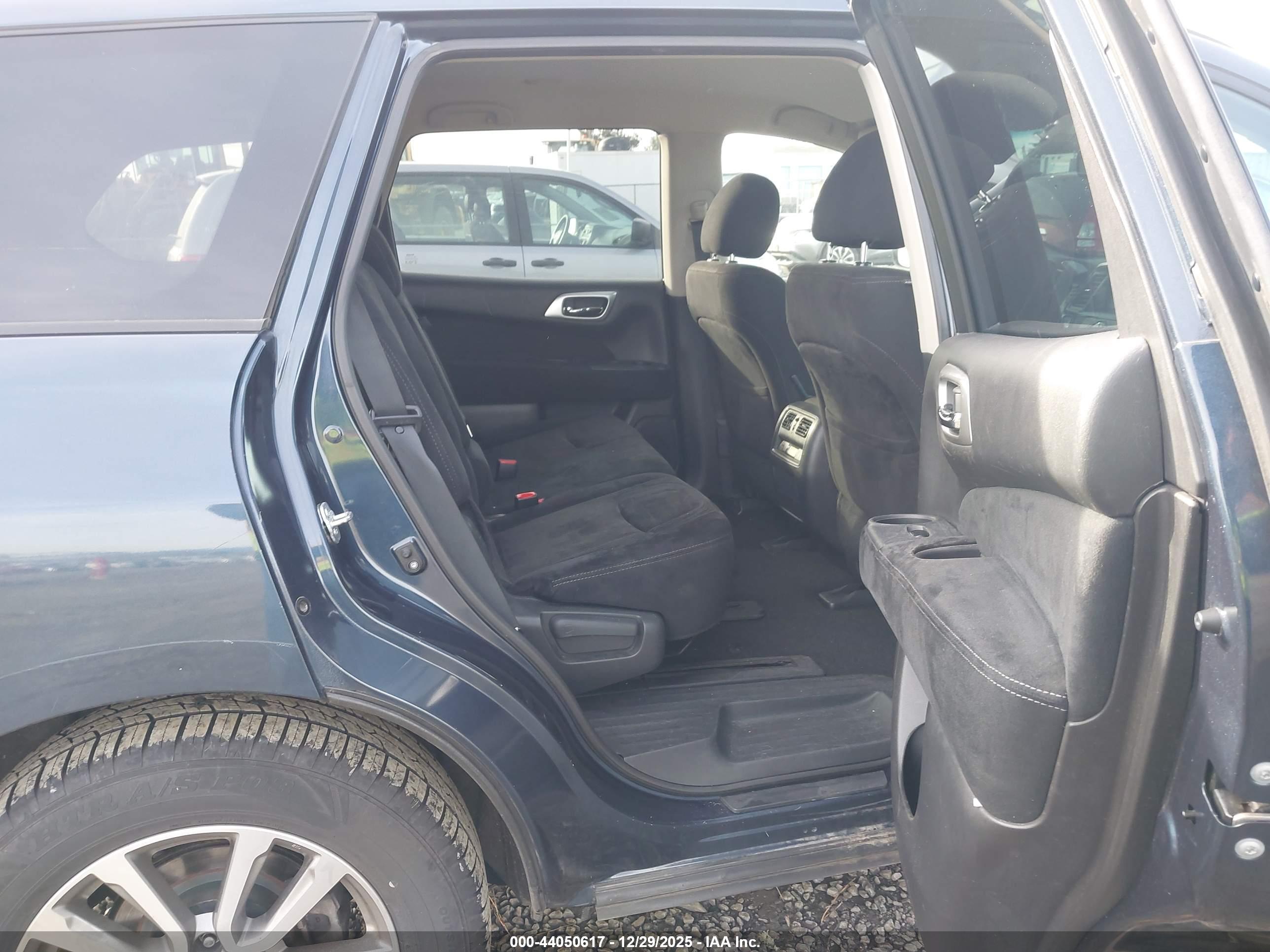 NISSAN PATHFINDER image 8