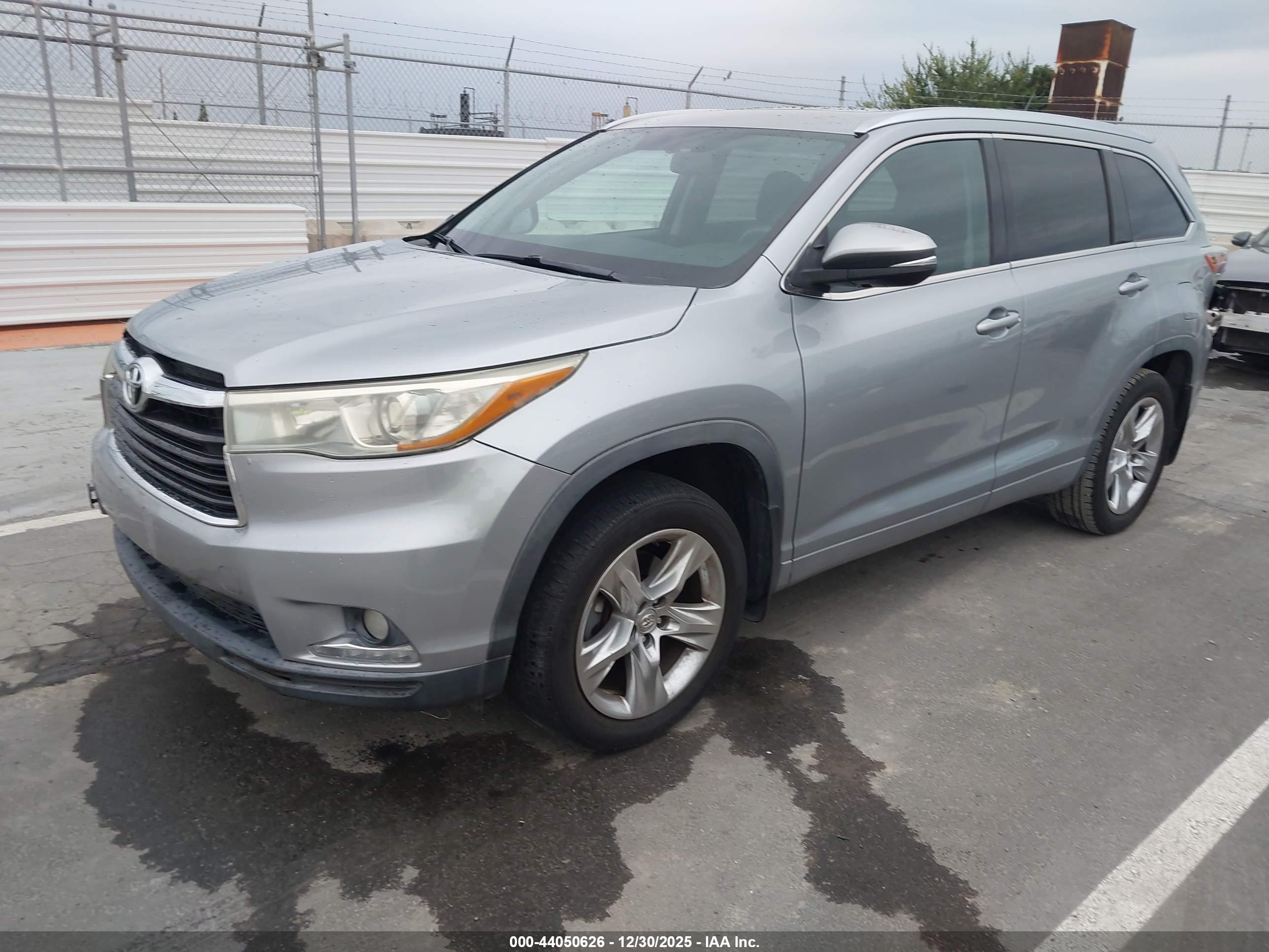 TOYOTA HIGHLANDER image 2