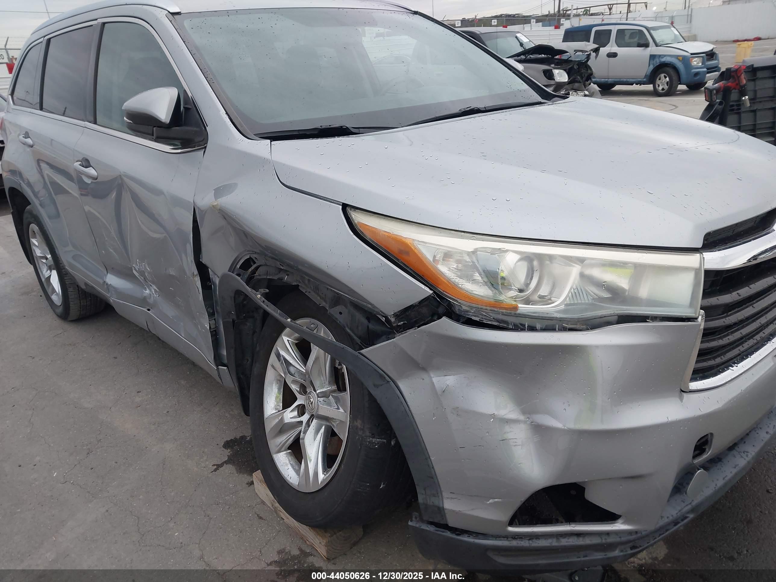 TOYOTA HIGHLANDER image 6