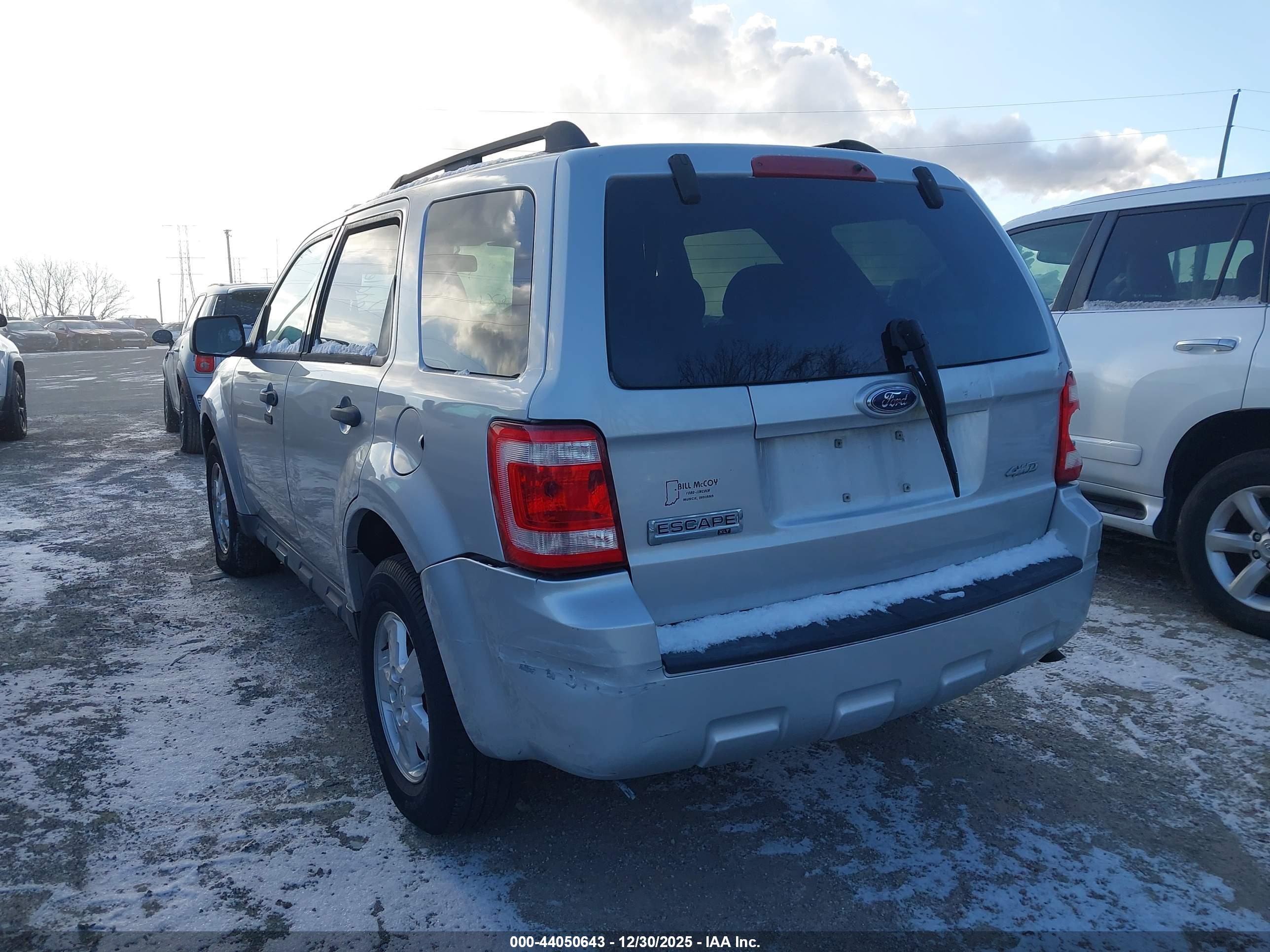 FORD ESCAPE image 3