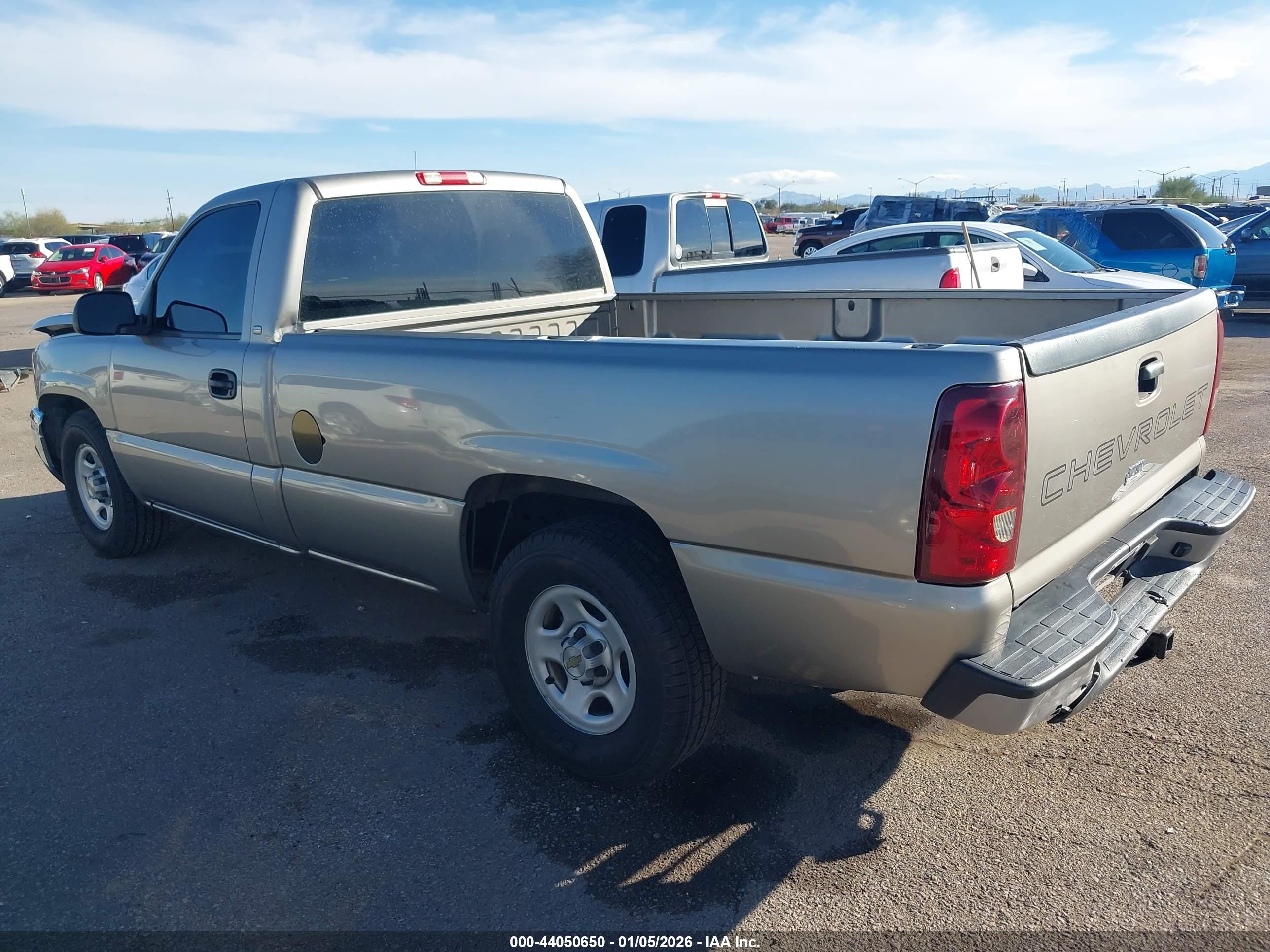 CHEVROLET SILVERADO image 3