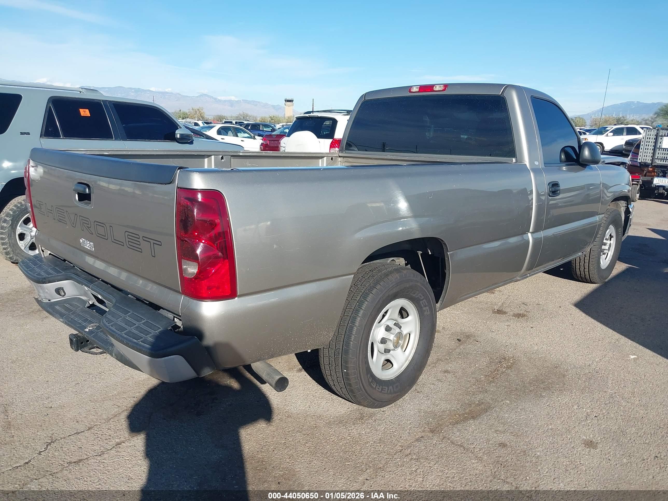 CHEVROLET SILVERADO image 4