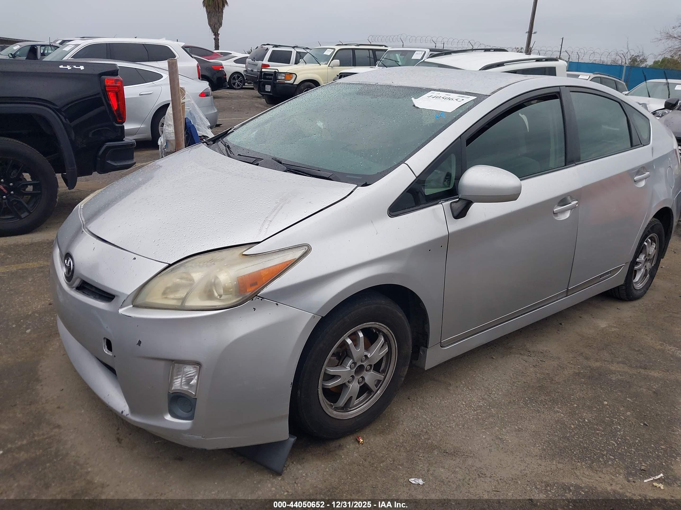 TOYOTA PRIUS image 2