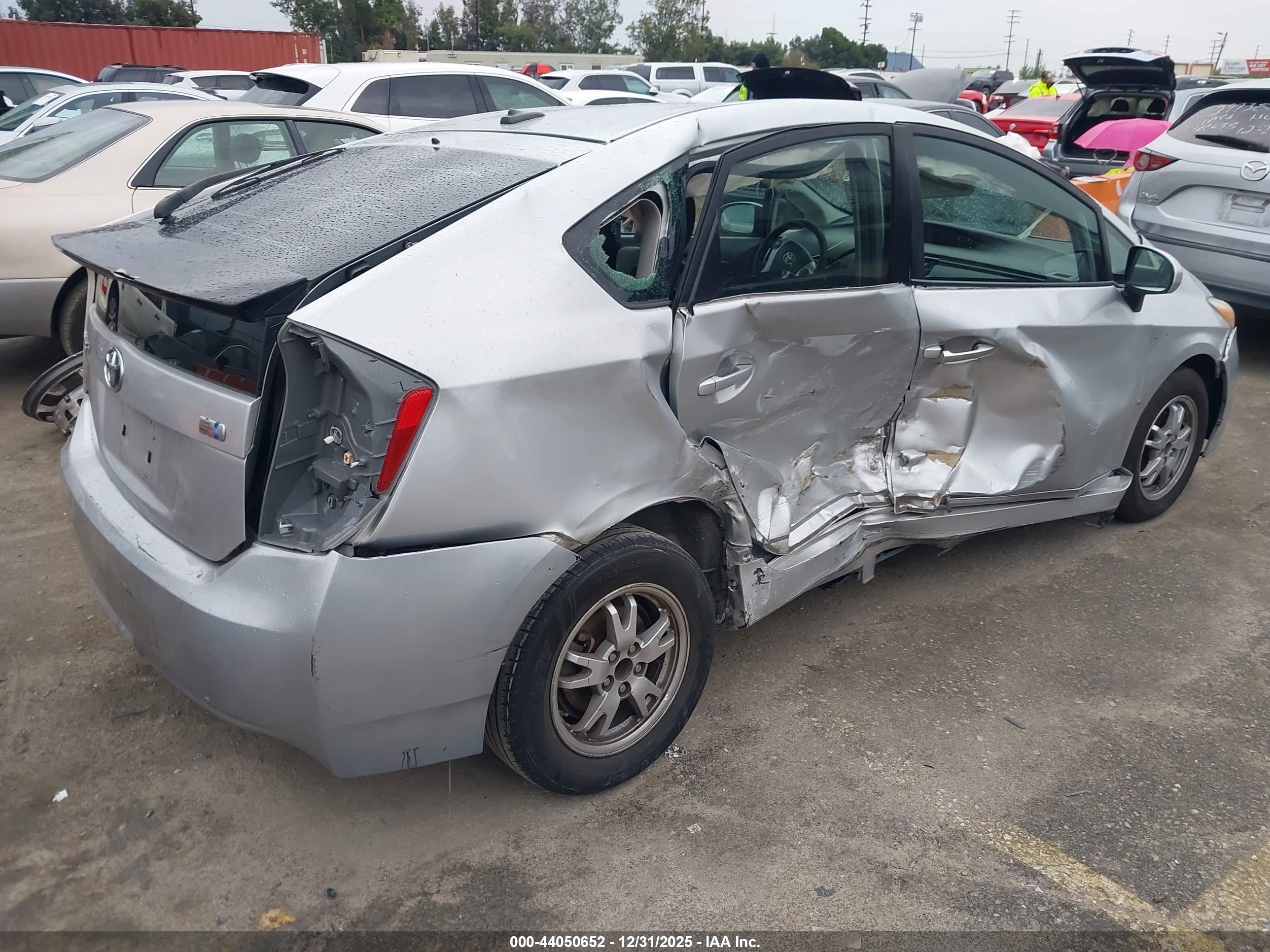 TOYOTA PRIUS image 4