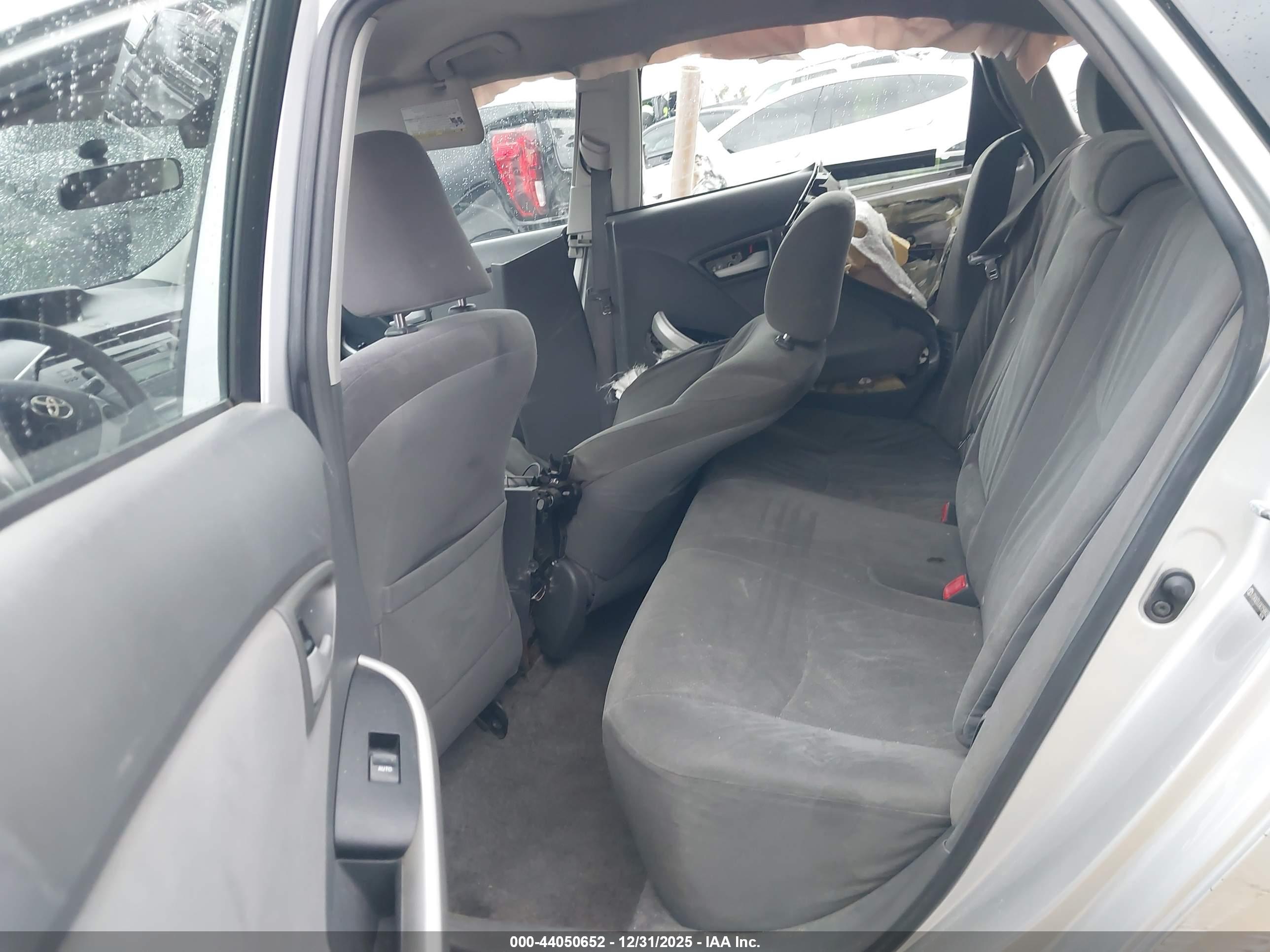 TOYOTA PRIUS image 8