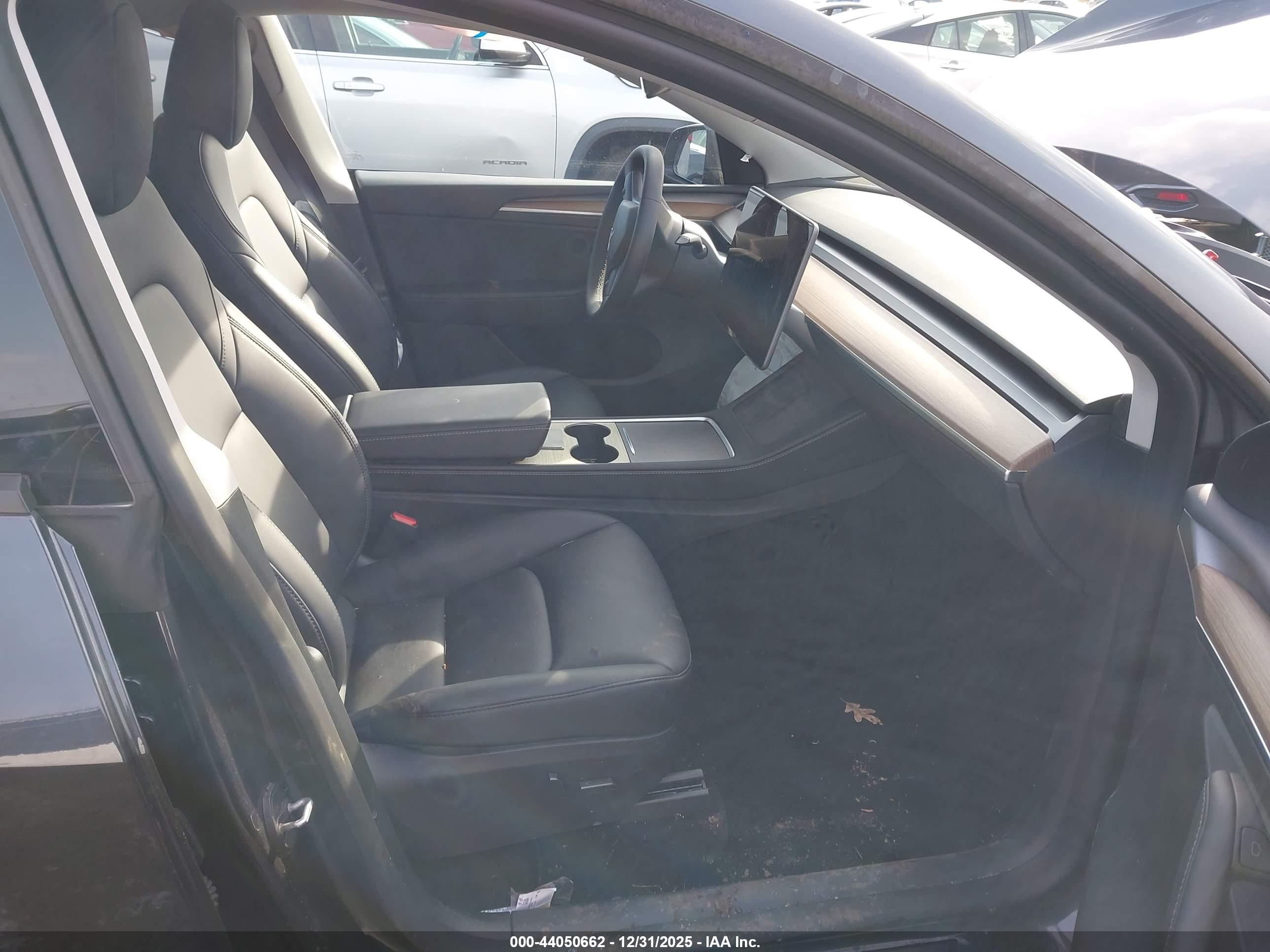TESLA MODEL image 5