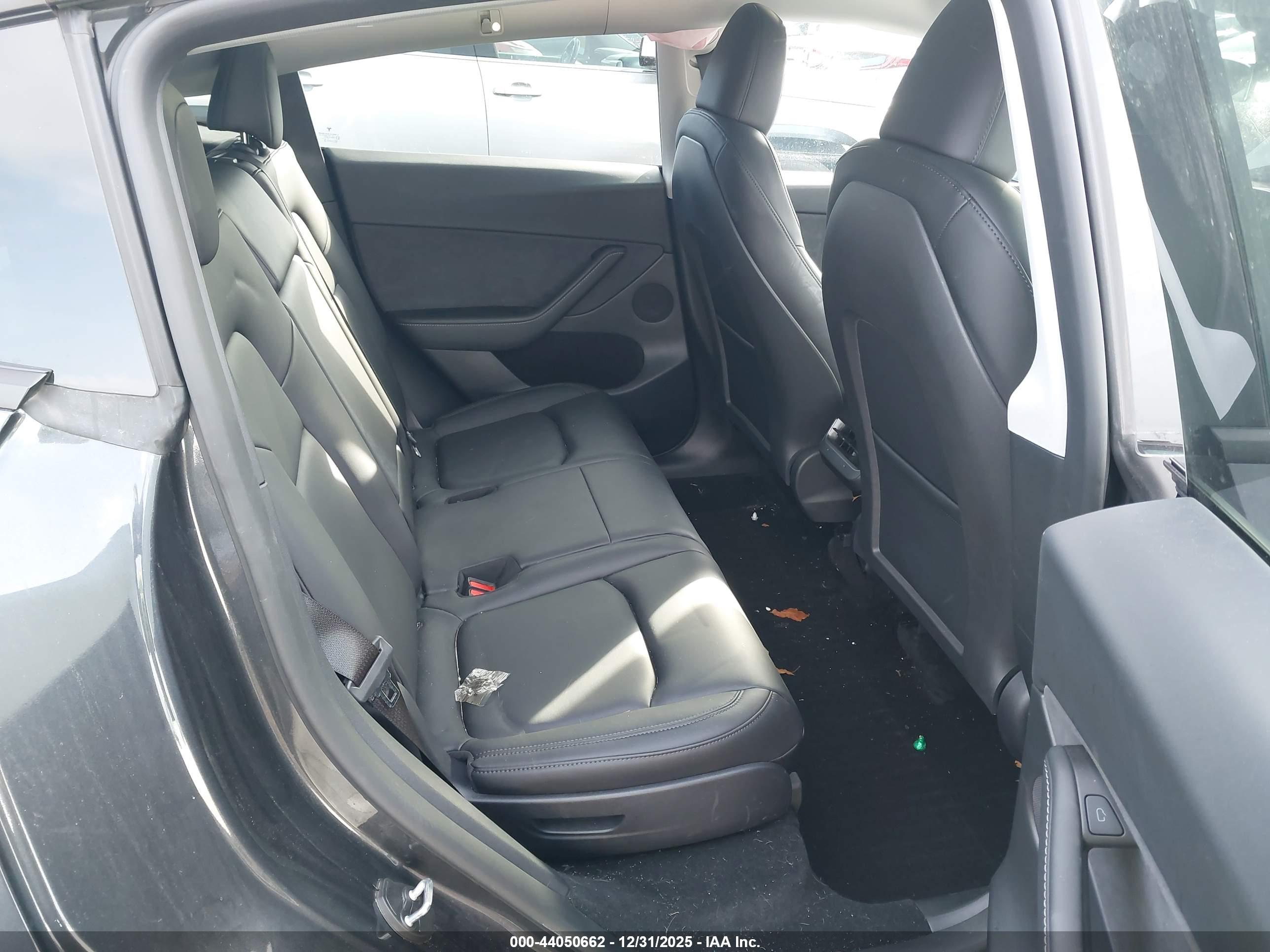 TESLA MODEL image 8